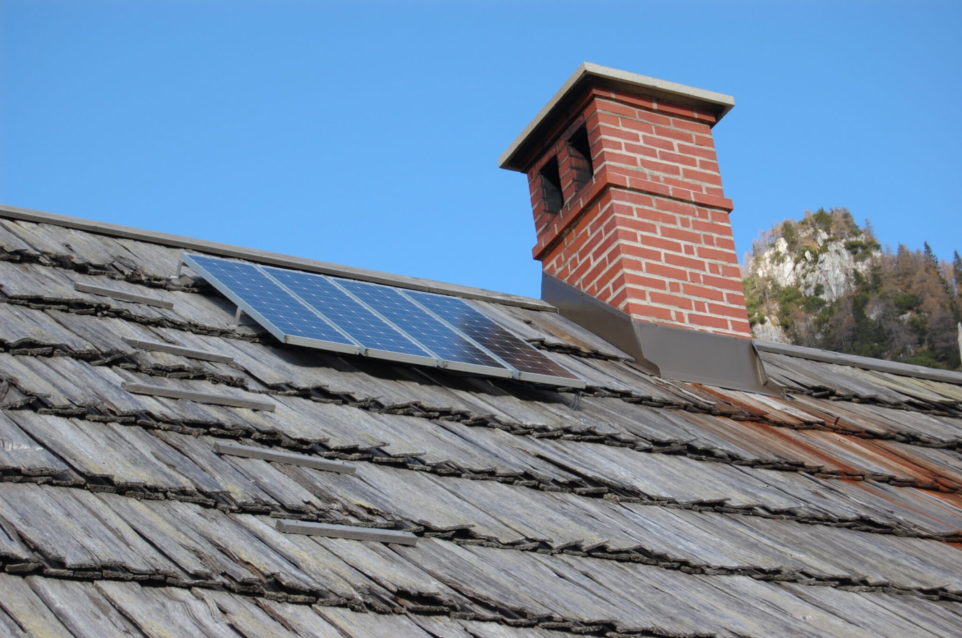 Przykładowe ogniwo słoneczne / fot. Mihael Simonič, Wikimedia Commons, CC-BY-SA-3.0
