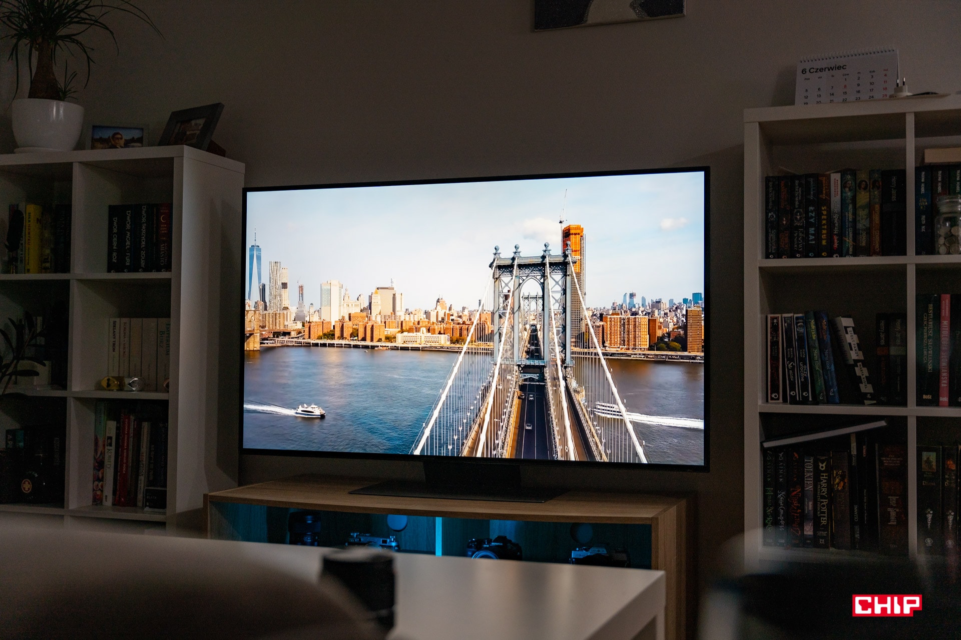 W jakiej odległości od telewizora powinniśmy siedzieć? 3 cm na cal to maksimum