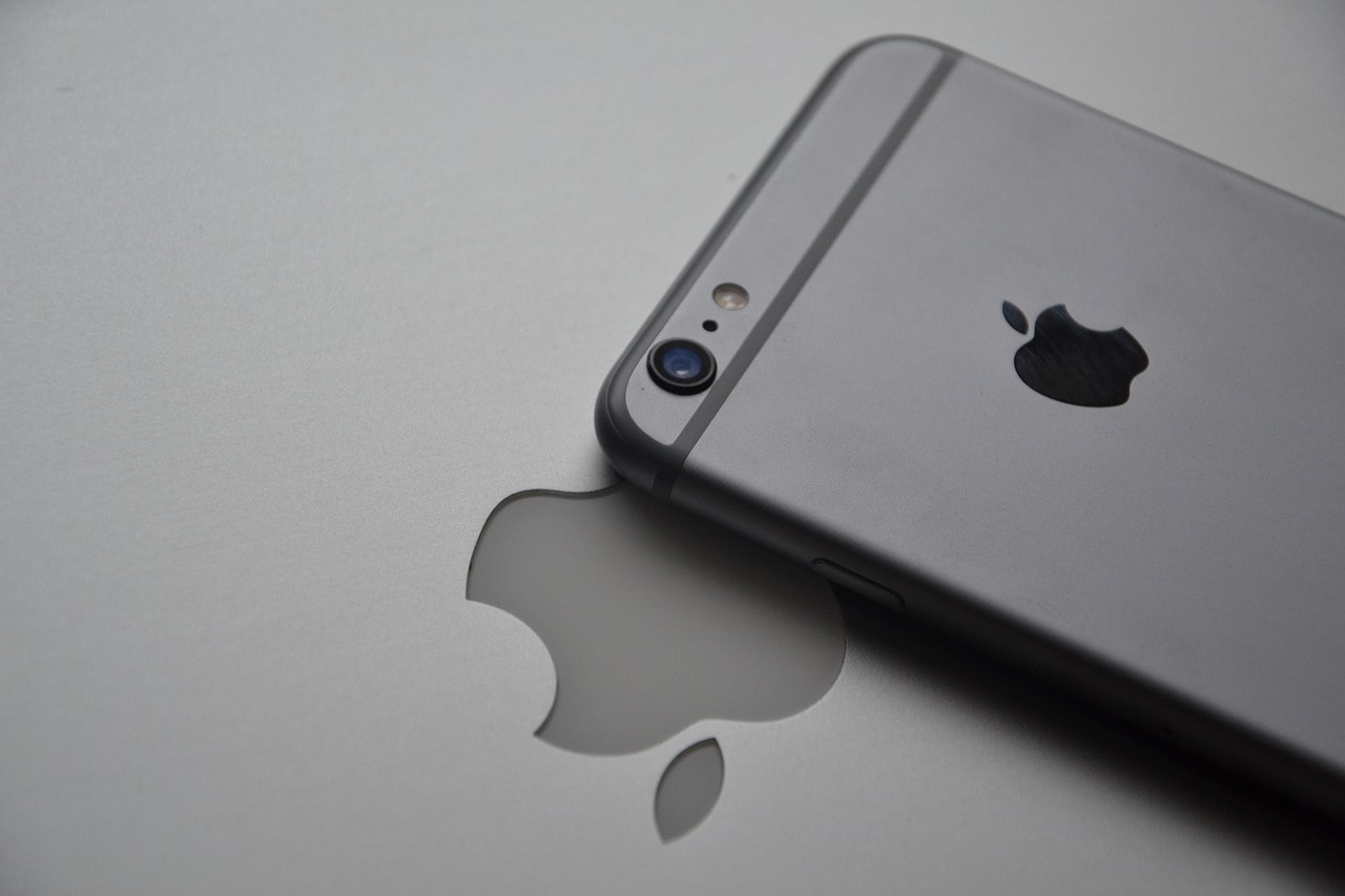 Pierwszy składak Apple’a będzie naprawdę wyjątkowo. Jego ekran naprawi się sam