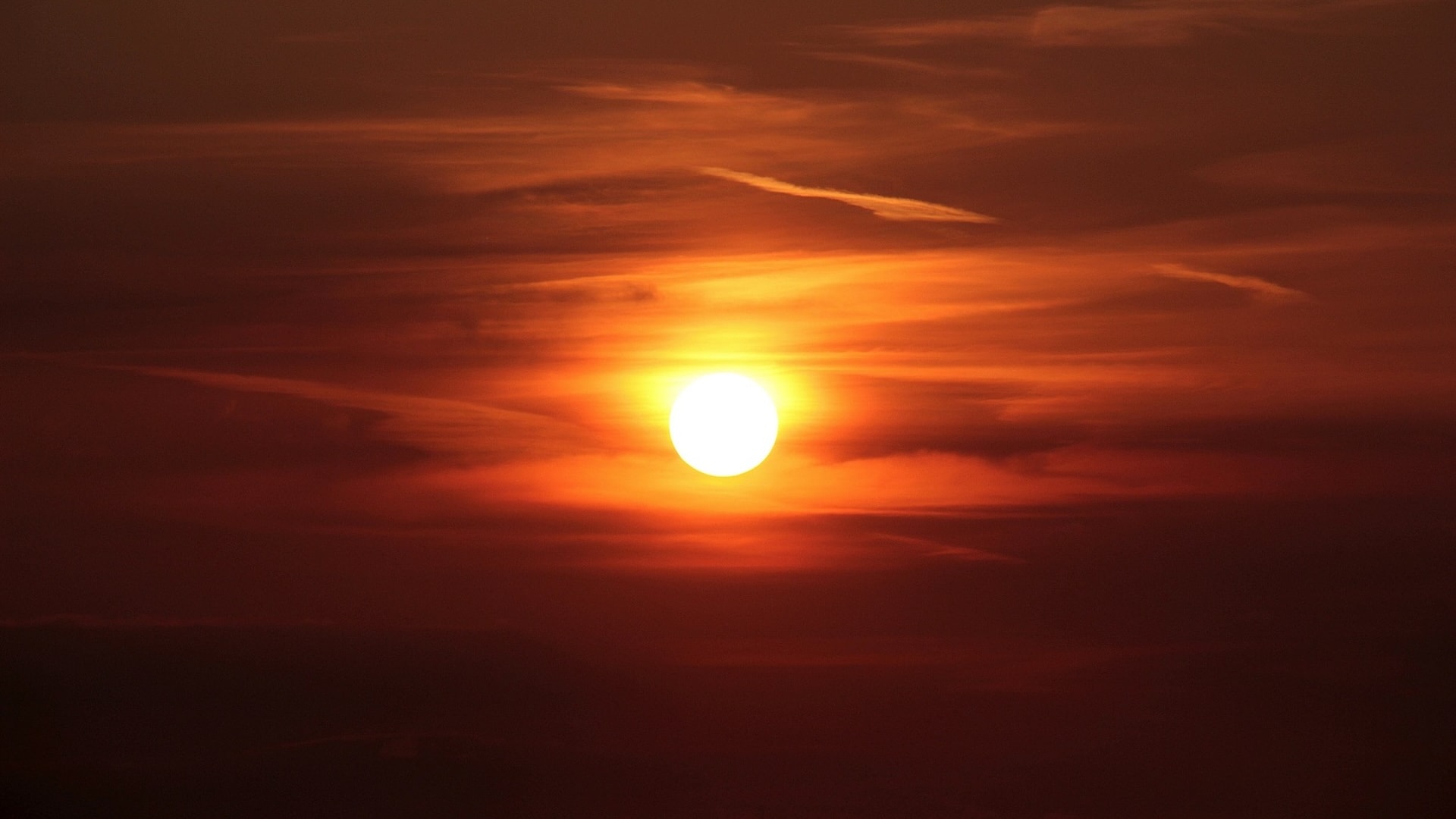 Silny rozbłysk i koronalny wyrzut masy na Słońcu. Ta plama słoneczna jeszcze może nam dokuczyć