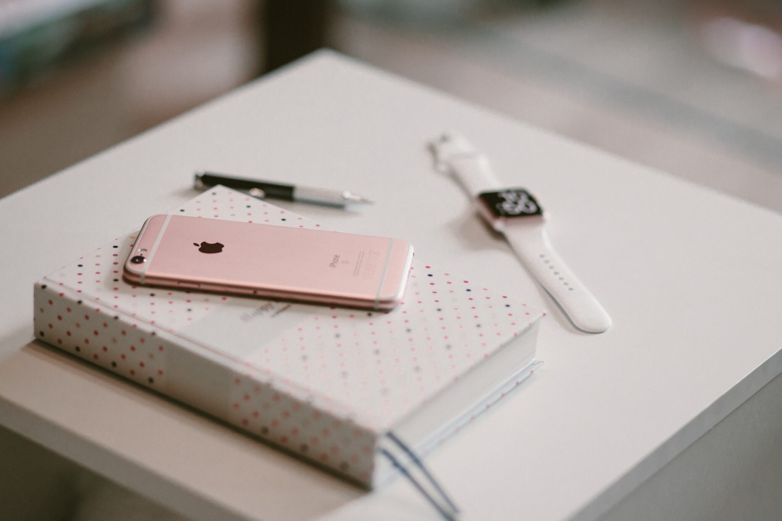Wadliwe baterie w iPhone’ach? Apple zmierzy się z pozwem konsumentów w Wielkiej Brytanii