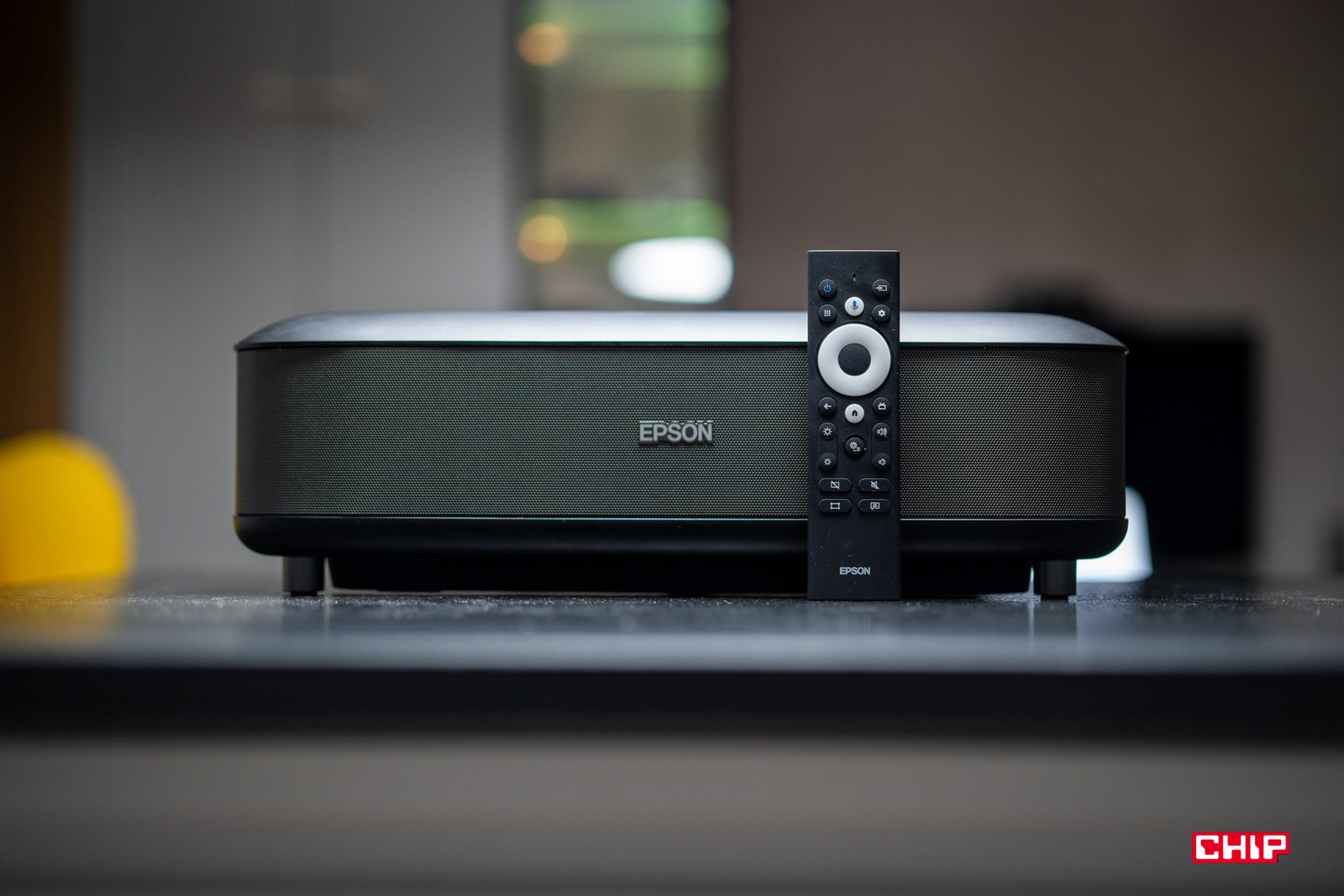Test Epson EH-LS650. Gdybym szukał projektora zamiast telewizora do salonu, ten sprzęt byłby wysoko na liście