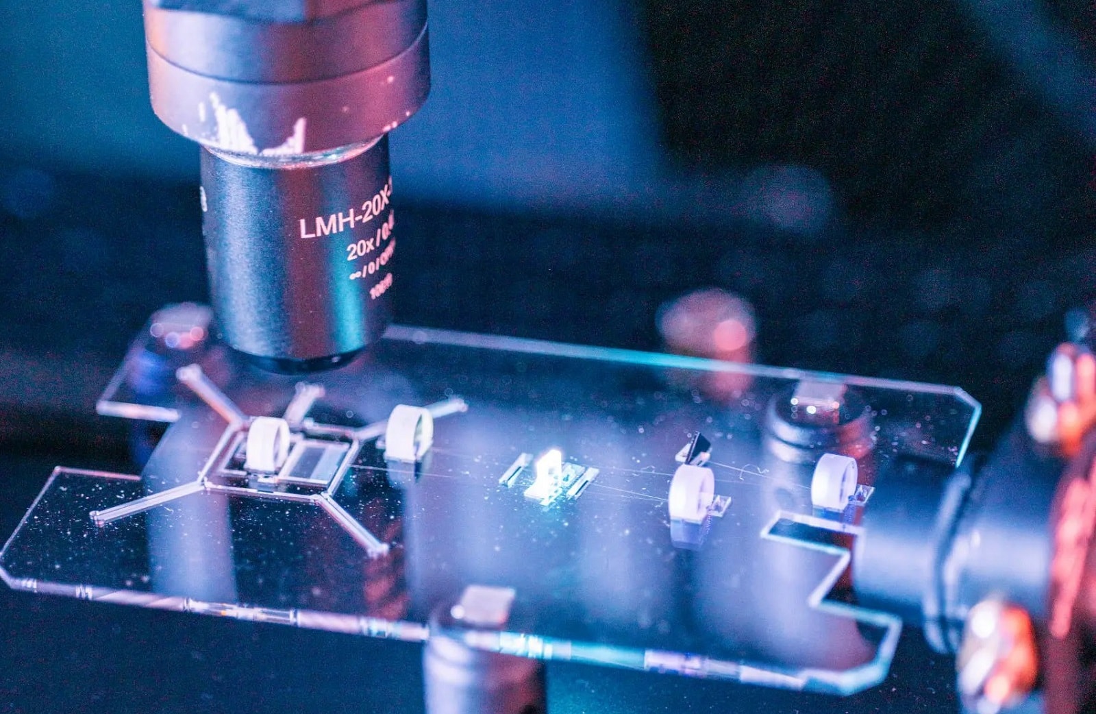 Femtosekundowy laser stworzyli z zaskakującego materiału. To nowy rozdział w tej dziedzinie