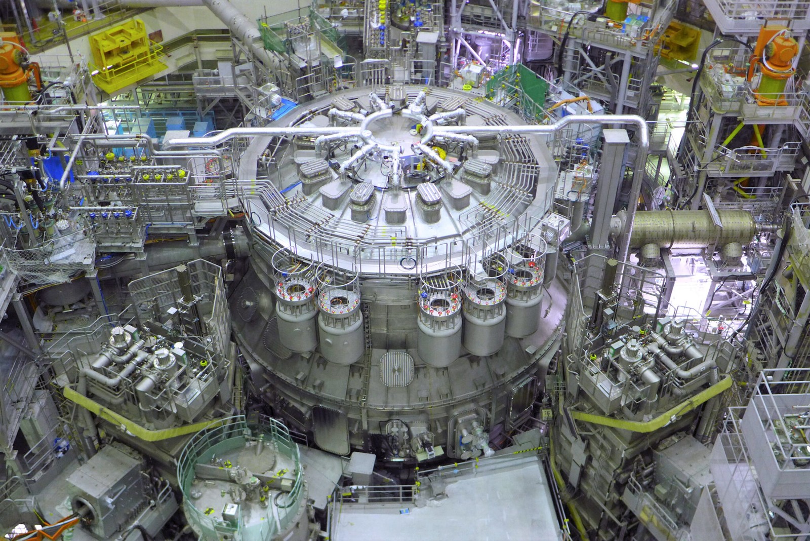 Największy reaktor fuzyjny na świecie uruchomiony! To jeszcze nie jest koniec
