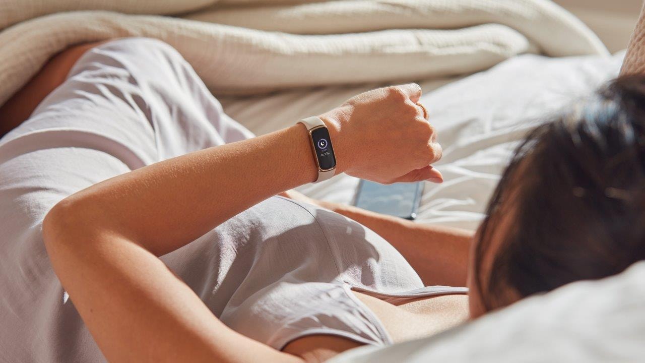 Rewolucja w monitorowaniu zdrowia? Fitbit stawia na AI