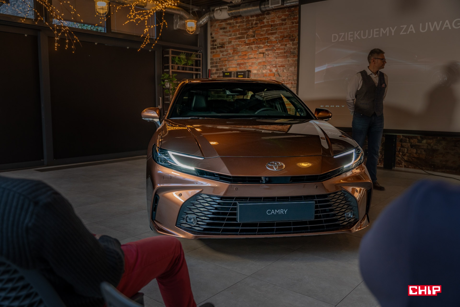 Toyota Camry 9. generacji zmierza do Polski. Nie ma konkurencji i na naszym rynku może być lepsza