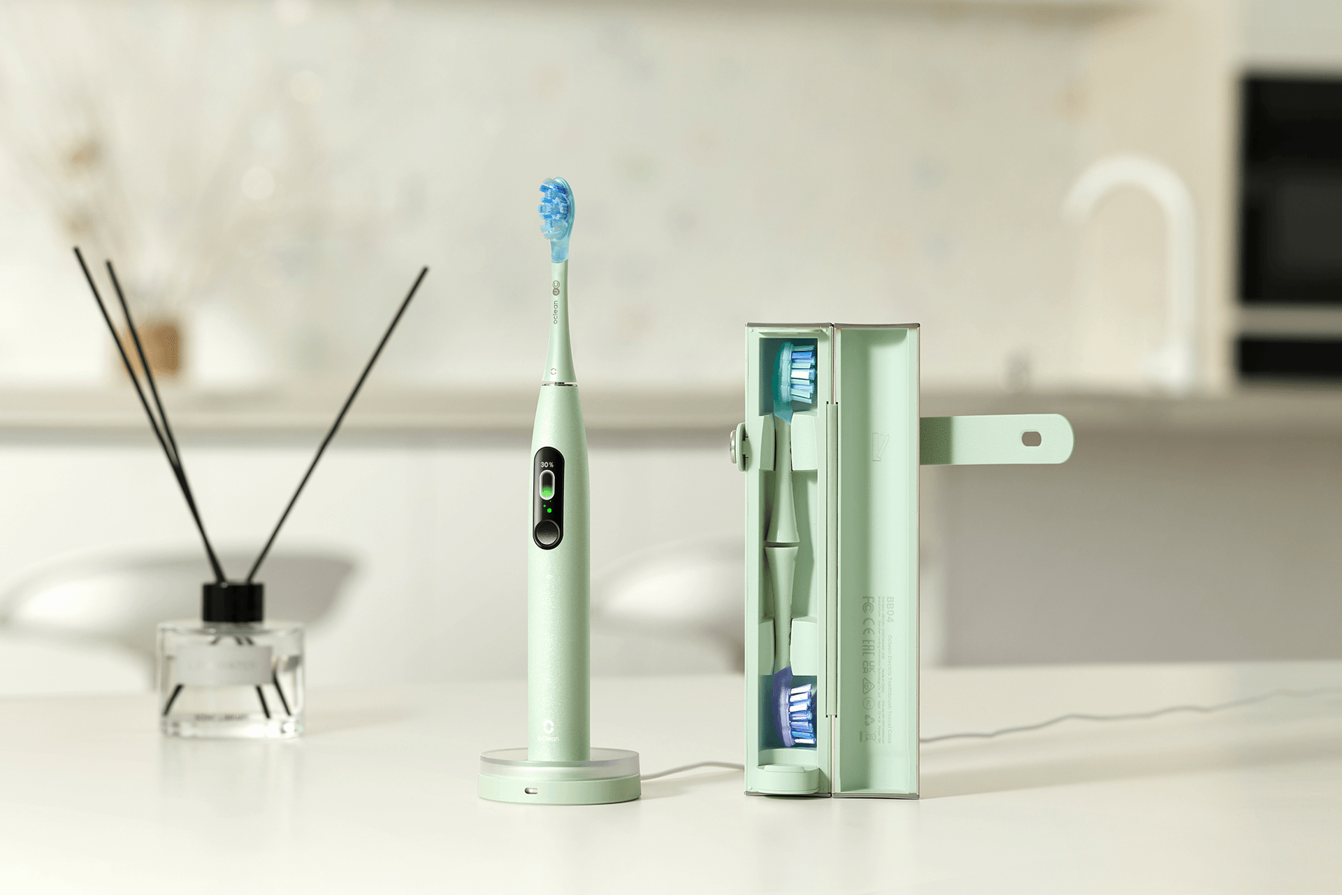Szczoteczka Oclean X Ultra debiutuje na polskim rynku. Technologia AI pomoże zadbać także o zęby