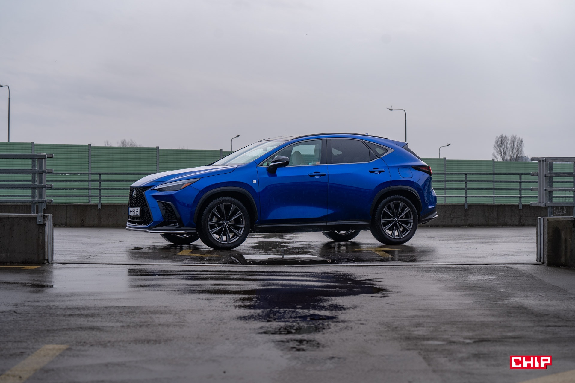Test Lexus NX 350h – co w sobie ma, że ludzie tak go pokochali?