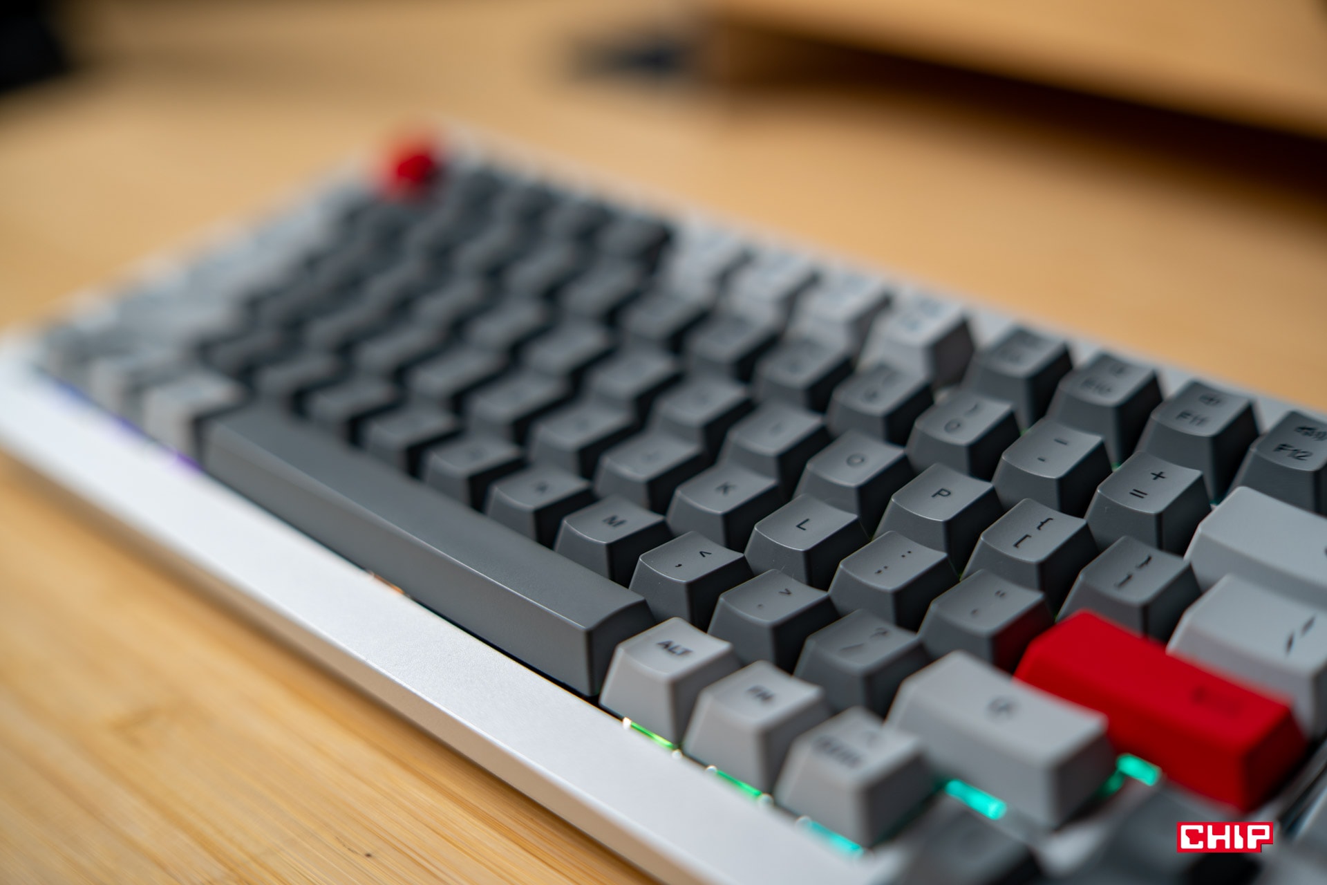Klawiatura za 20 vs 2 000 zł – czy warto dopłacać do topowych modeli?