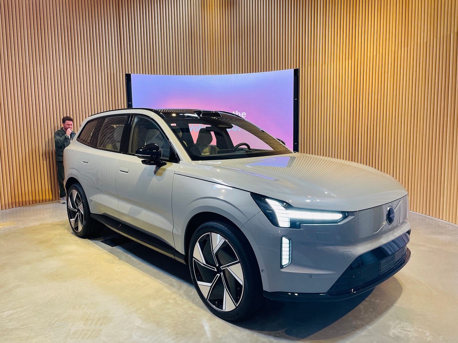 Elektryk, który ładuje się o 30% szybciej. Znany producent wprowadzi zaskakująco proste rozwiązanie