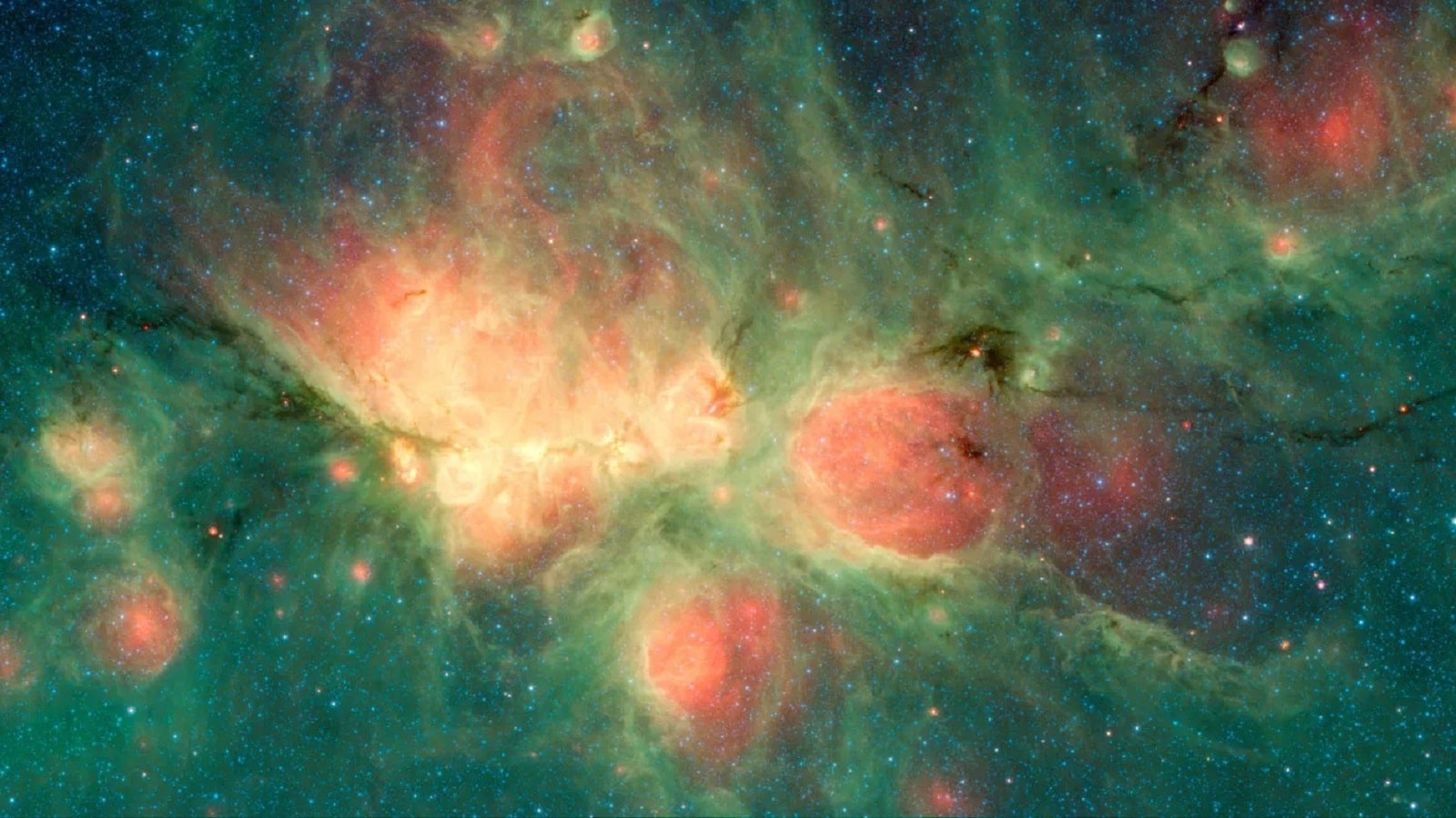 Mgławica zawiera cząsteczki, jakich nigdy przedtem nie widzieliśmy. Zaskakujące odkrycie astronomów