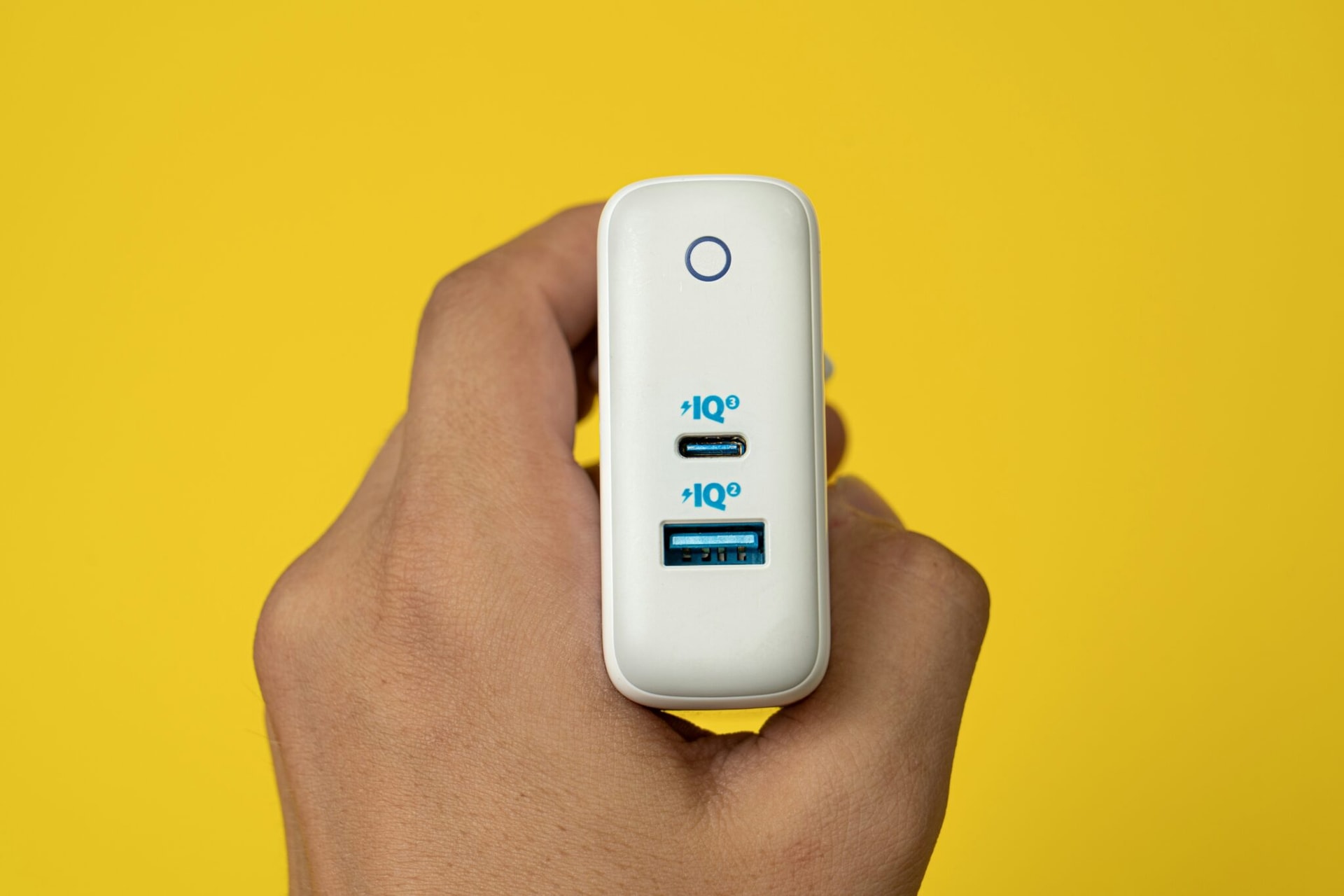 To koniec pewnej epoki w Polsce i zmiana na lepsze, ale do USB-C telefony przeszły długą drogę