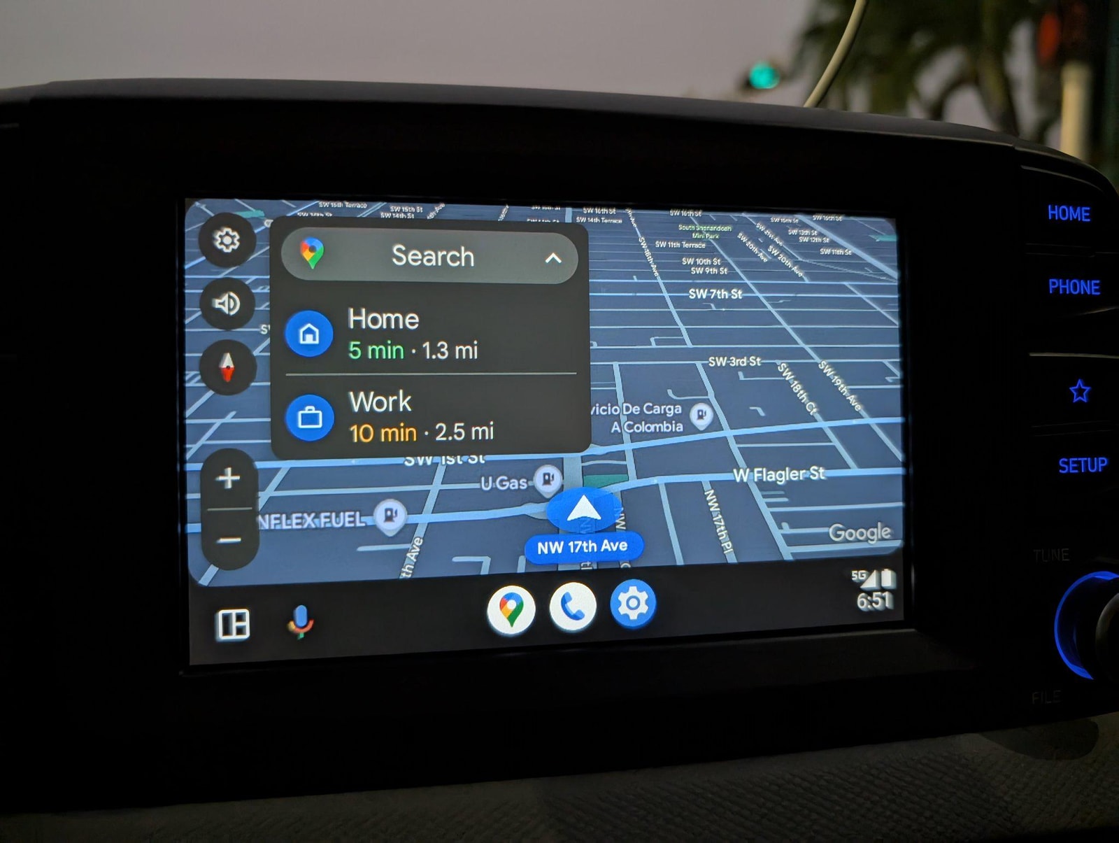Asystent Google znika także z Android Auto. Jego rolę przejmie Gemini