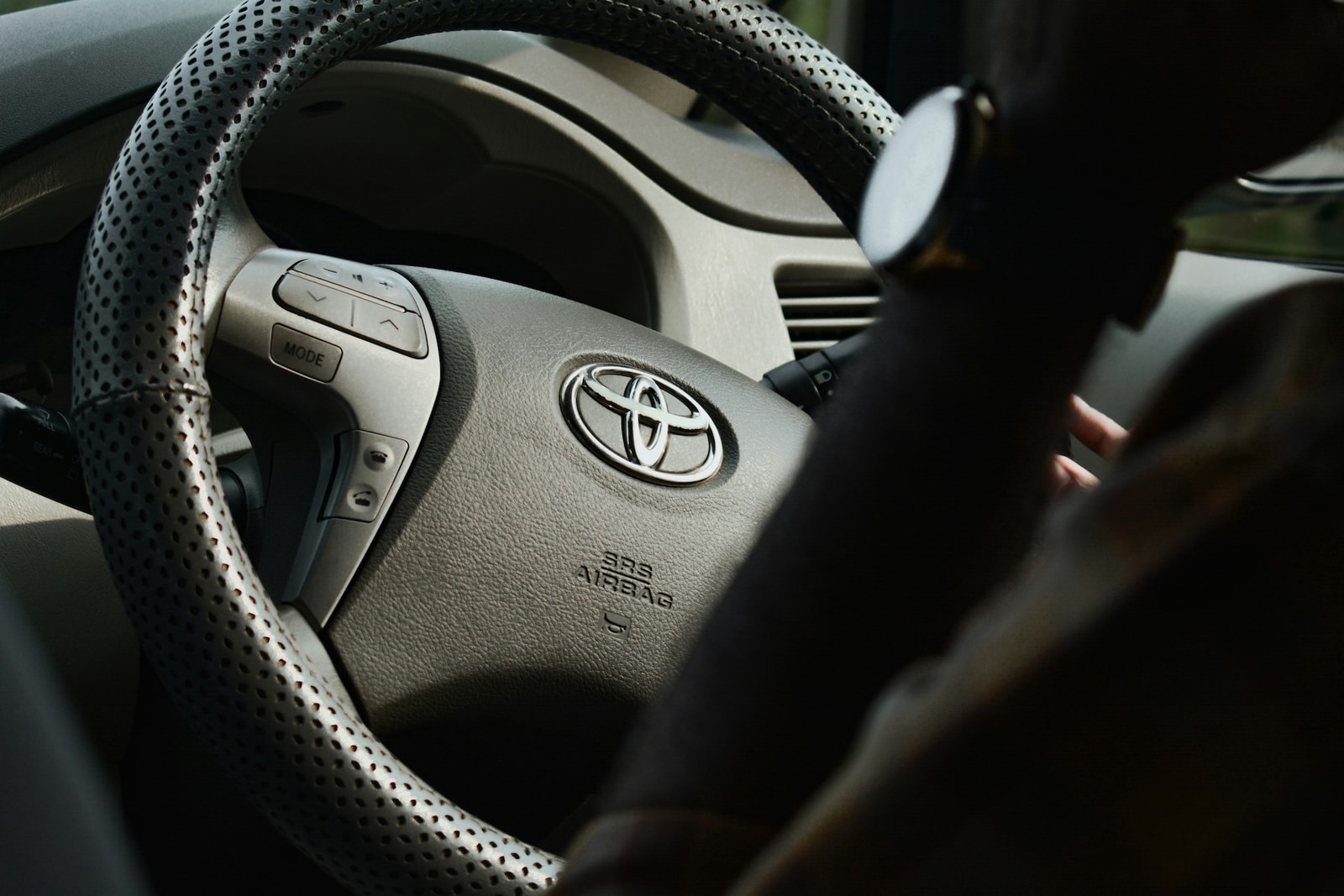 Android Auto zyskał nowy przycisk. Niektórzy z kierowców już go widzą i mają wyjątkowe szczęście