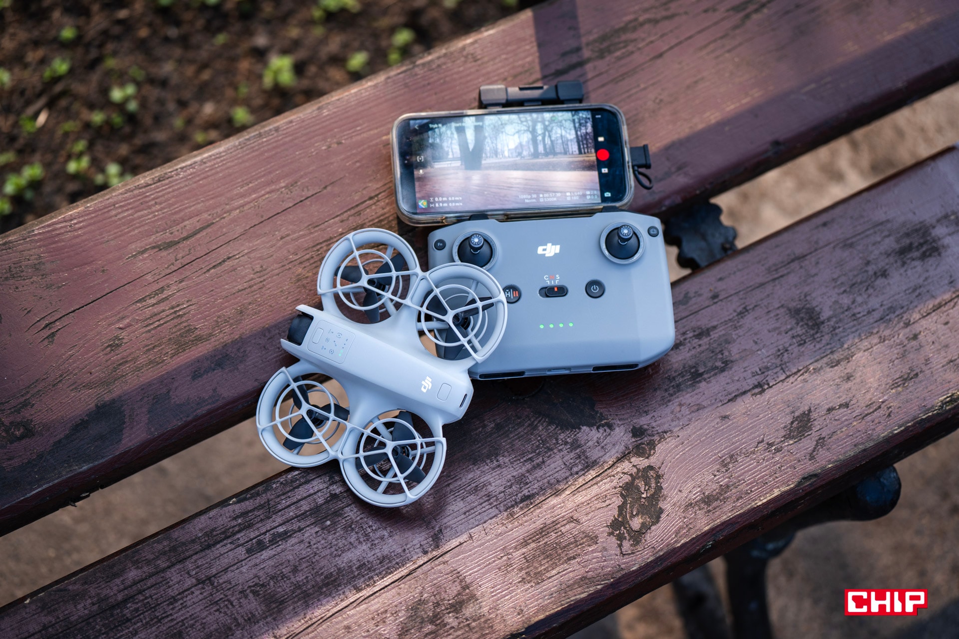 Szybka recenzja DJI NEO – na start przygody z dronami nie znajdziesz nic fajniejszego