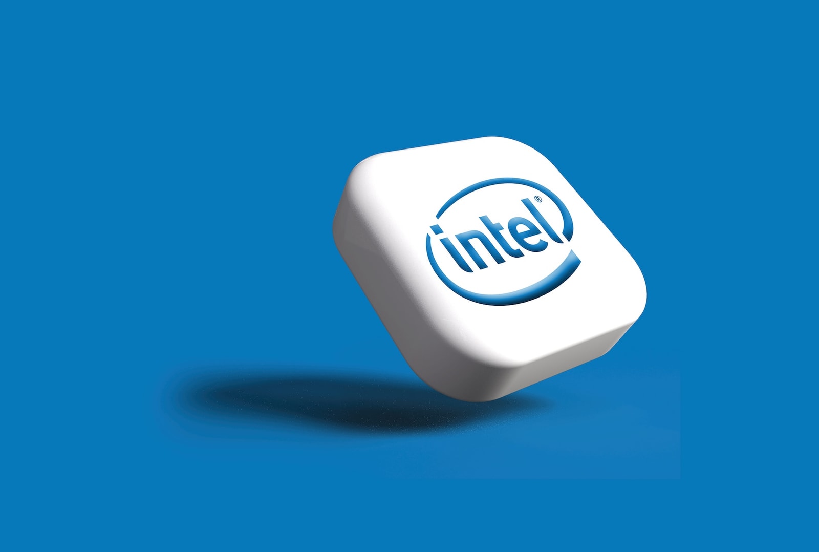 Intel zaangażowany w kompleksową edukację nauczycieli i uczniów o AI w polskich szkołach