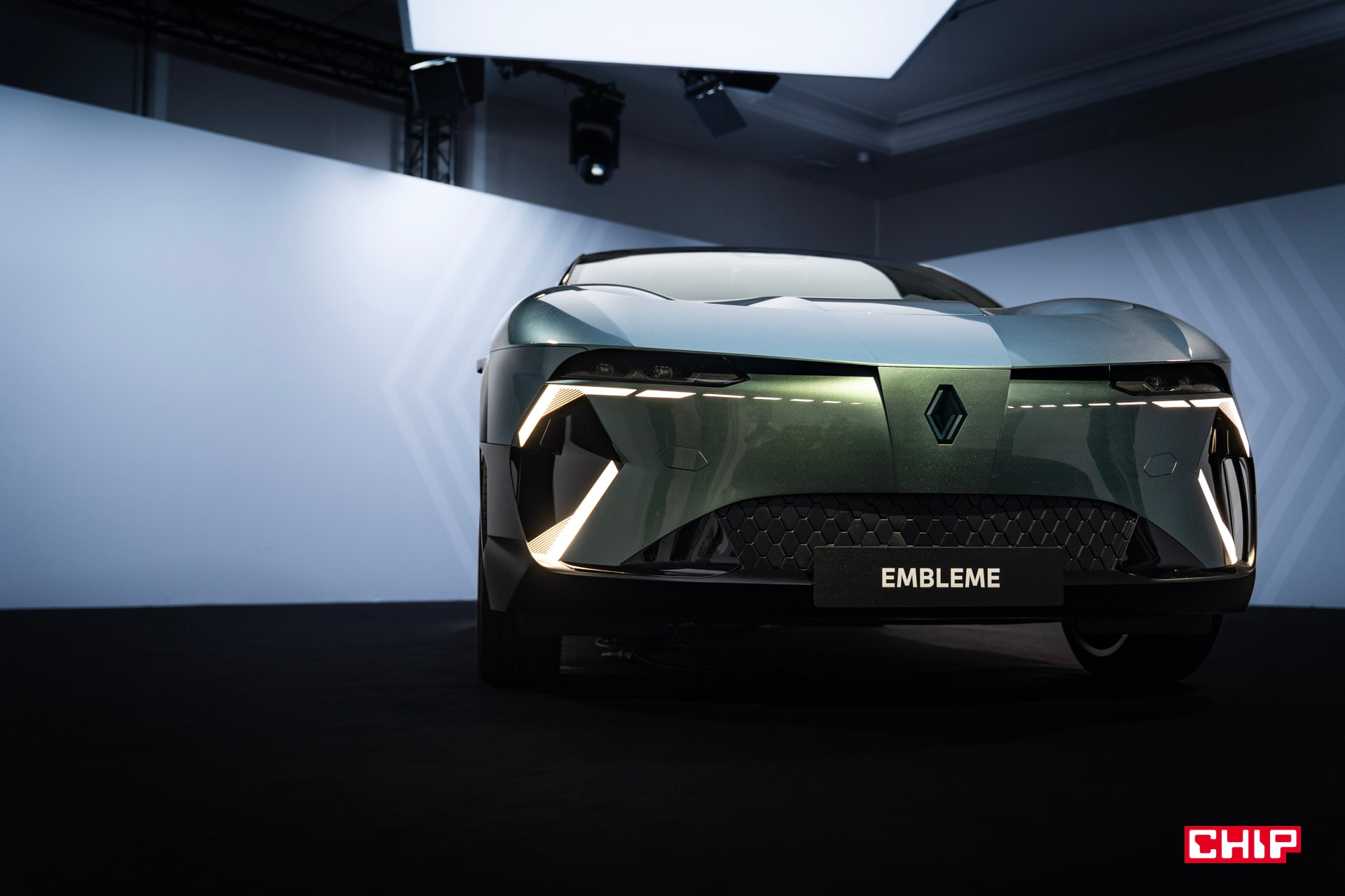 Widziałem Renault Embleme. Świetne auto, tylko nie chcą go produkować