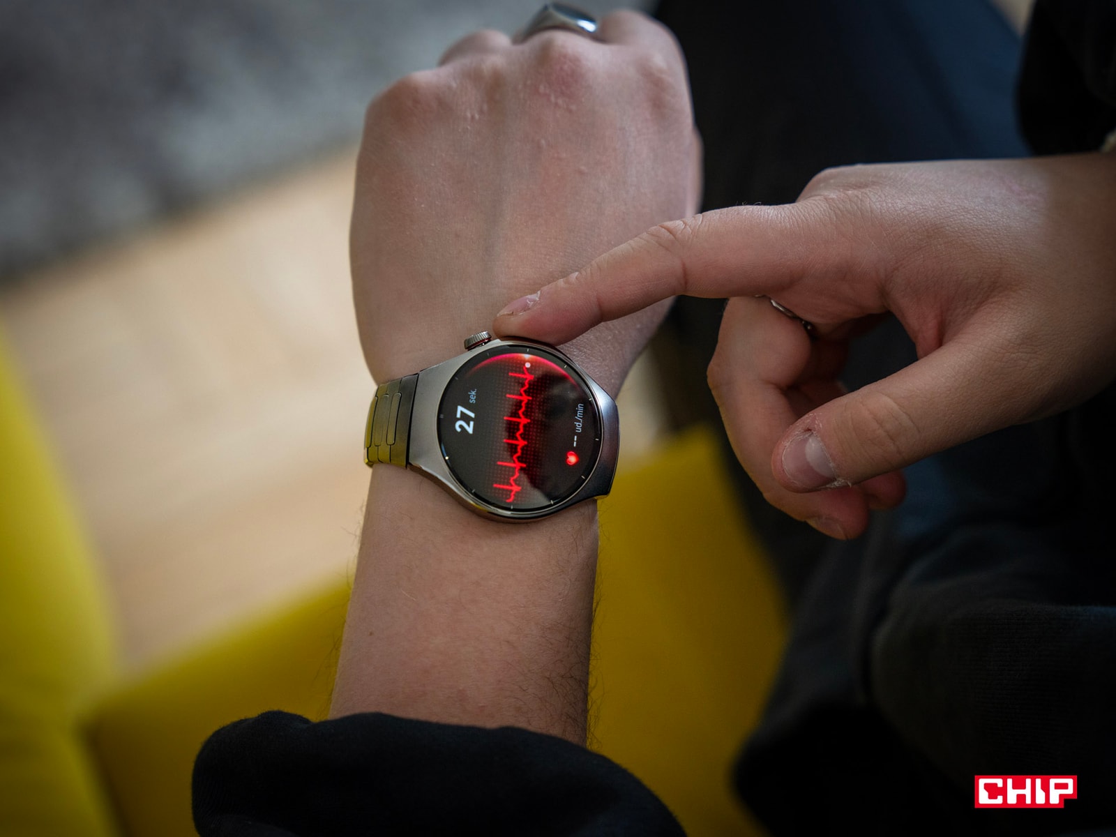 Już nie potrzebujesz telefonu. Huawei Watch 5 zapłaci za Ciebie sam