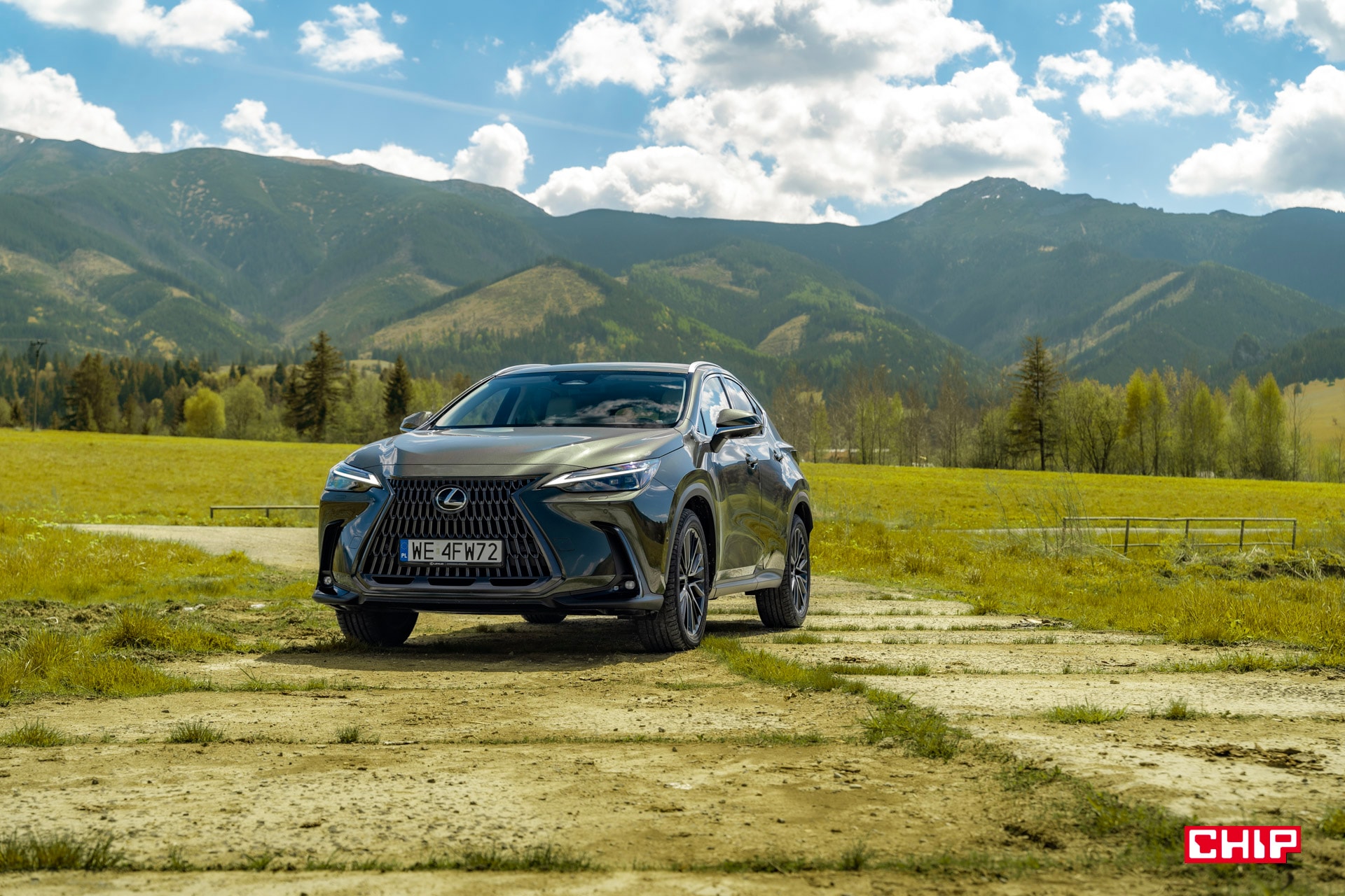 Zabraliśmy Lexusa NX450h+ na urlop. To był dobry wybór