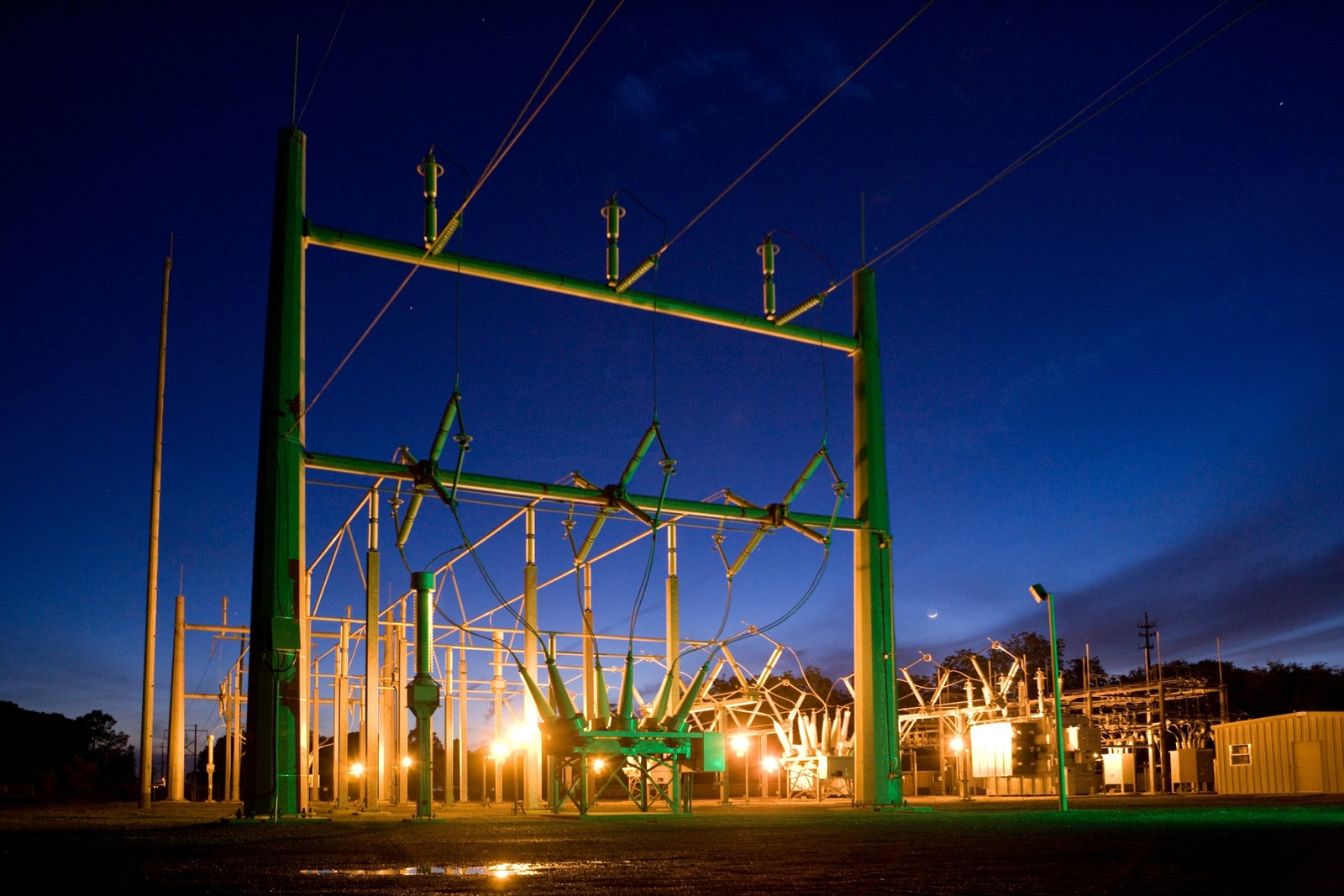 Sztuczna inteligencja do końca roku może pochłaniać niemal połowę energii centrów danych
