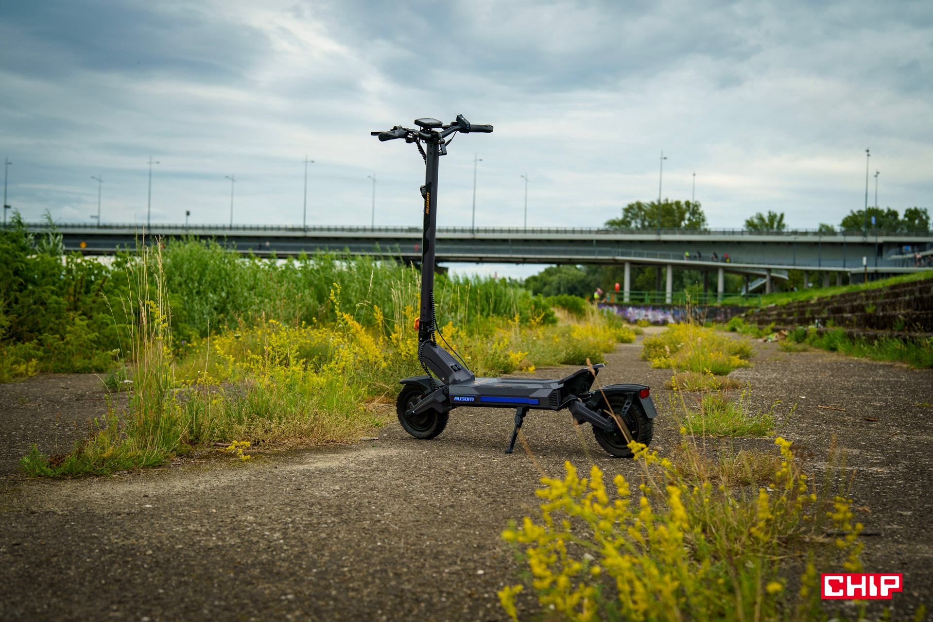 Test hulajnogi Ausom DT2 Pro – wygląda jak potwór, ale to wyczynowa limuzyna