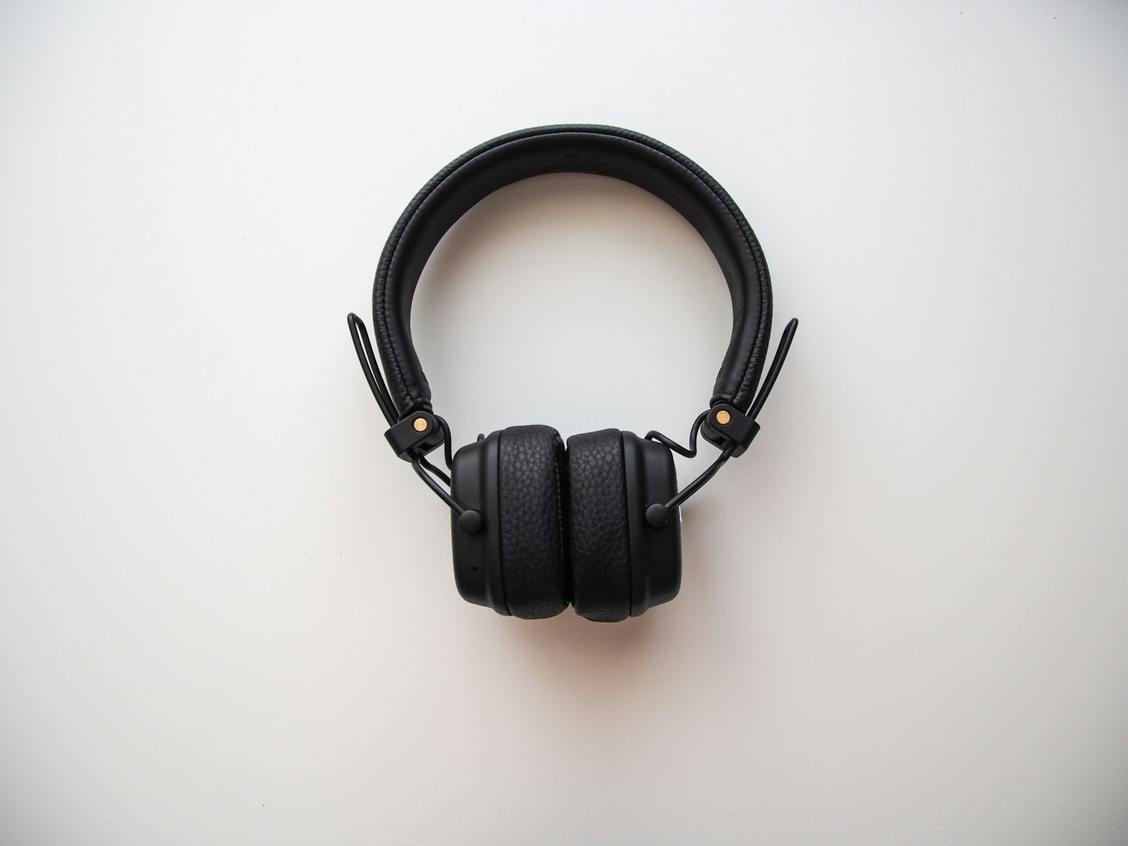 Miliony słuchawek Bluetooth z luką bezpieczeństwa. Hakerzy mogą podsłuchiwać rozmowy
