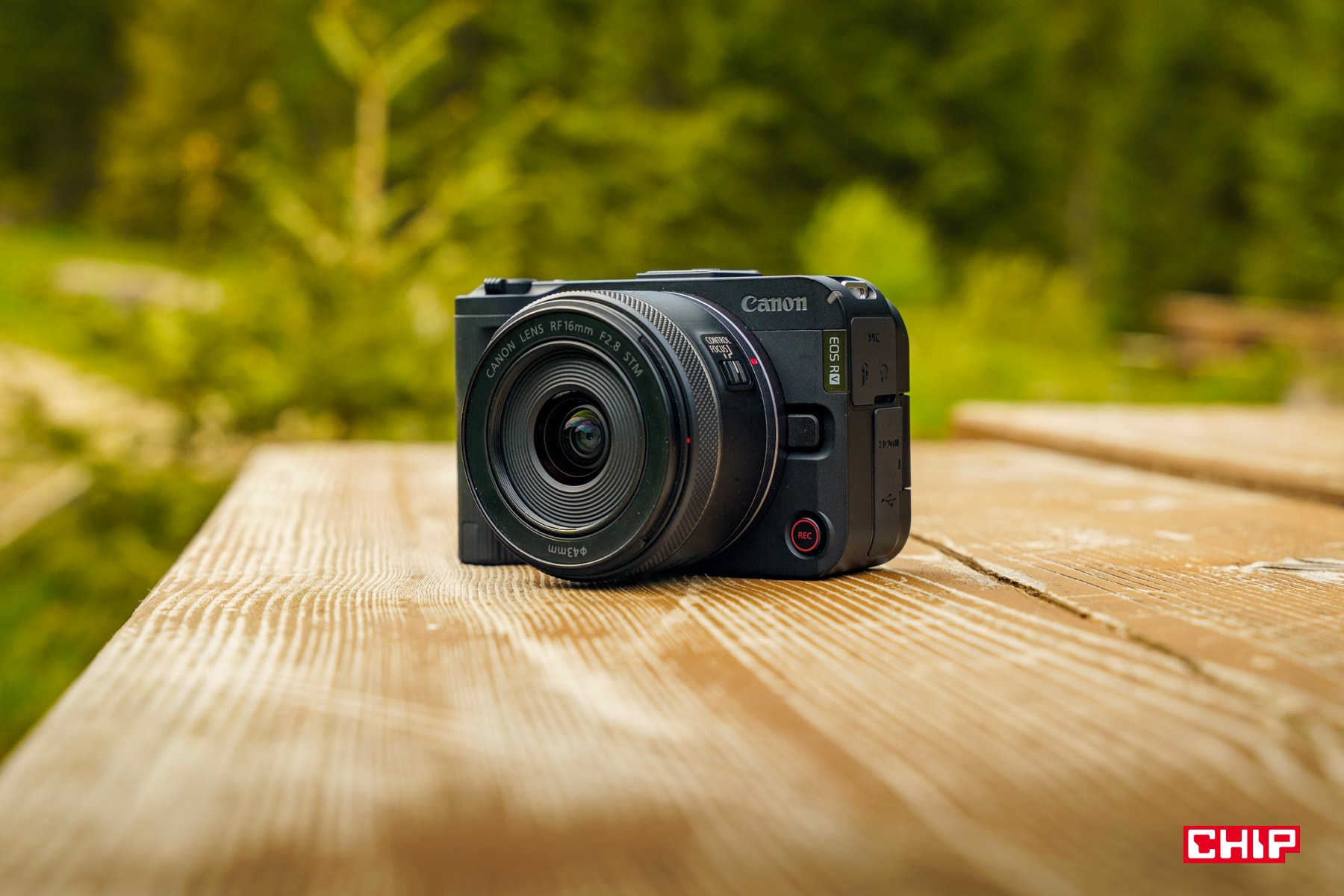 Canon EOS R50 V to świetny sprzęt. A Ty dalej nagrywasz smartfonem?