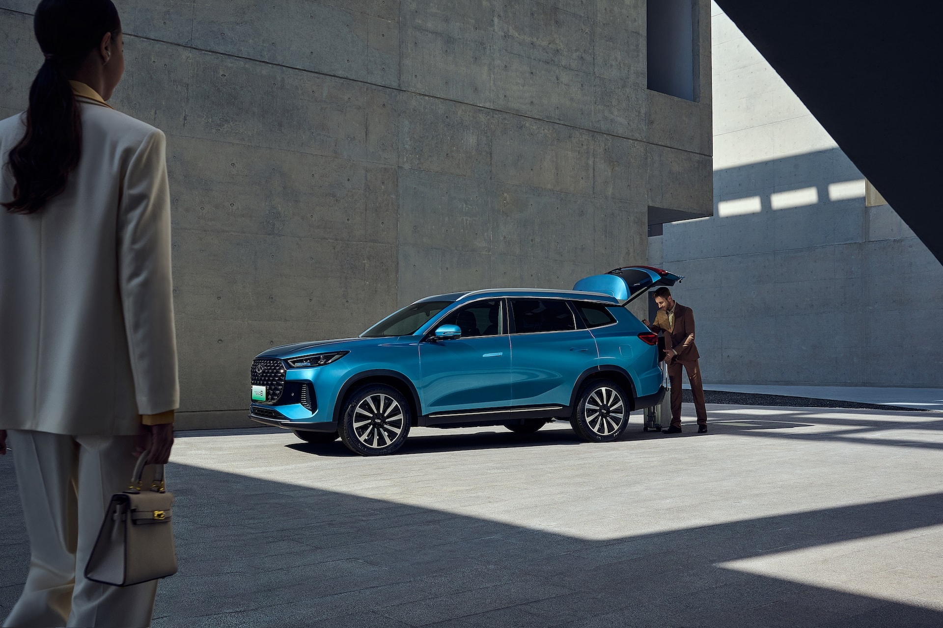 Chery Tiggo 8 PHEV wjeżdża na polski rynek. Hybryda z zasięgiem 1100 km i miejscem dla 7 osób