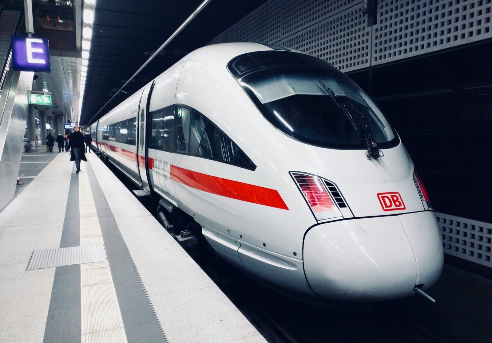 Gigabitowy internet w pociągu? Deutsche Bahn testuje  łączność 5G