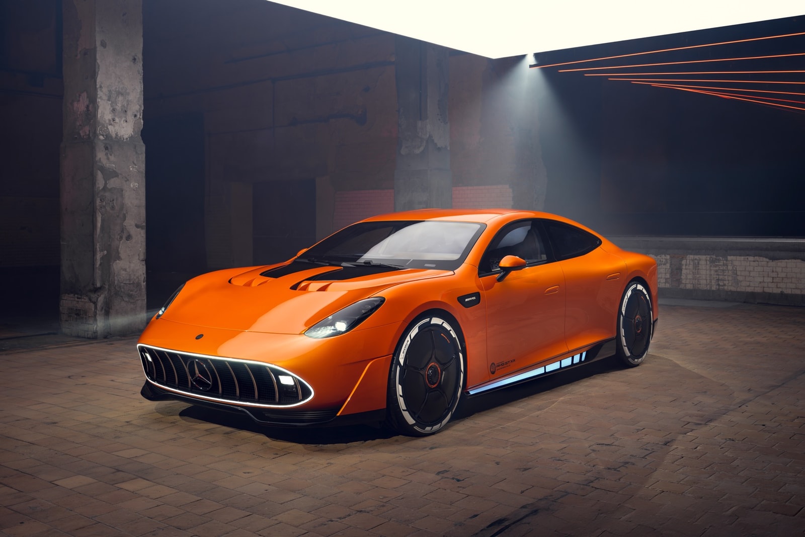 Mercedes CONCEPT AMG GT XX: elektryk o mocy 1360 KM z ładowaniem w 5 minut