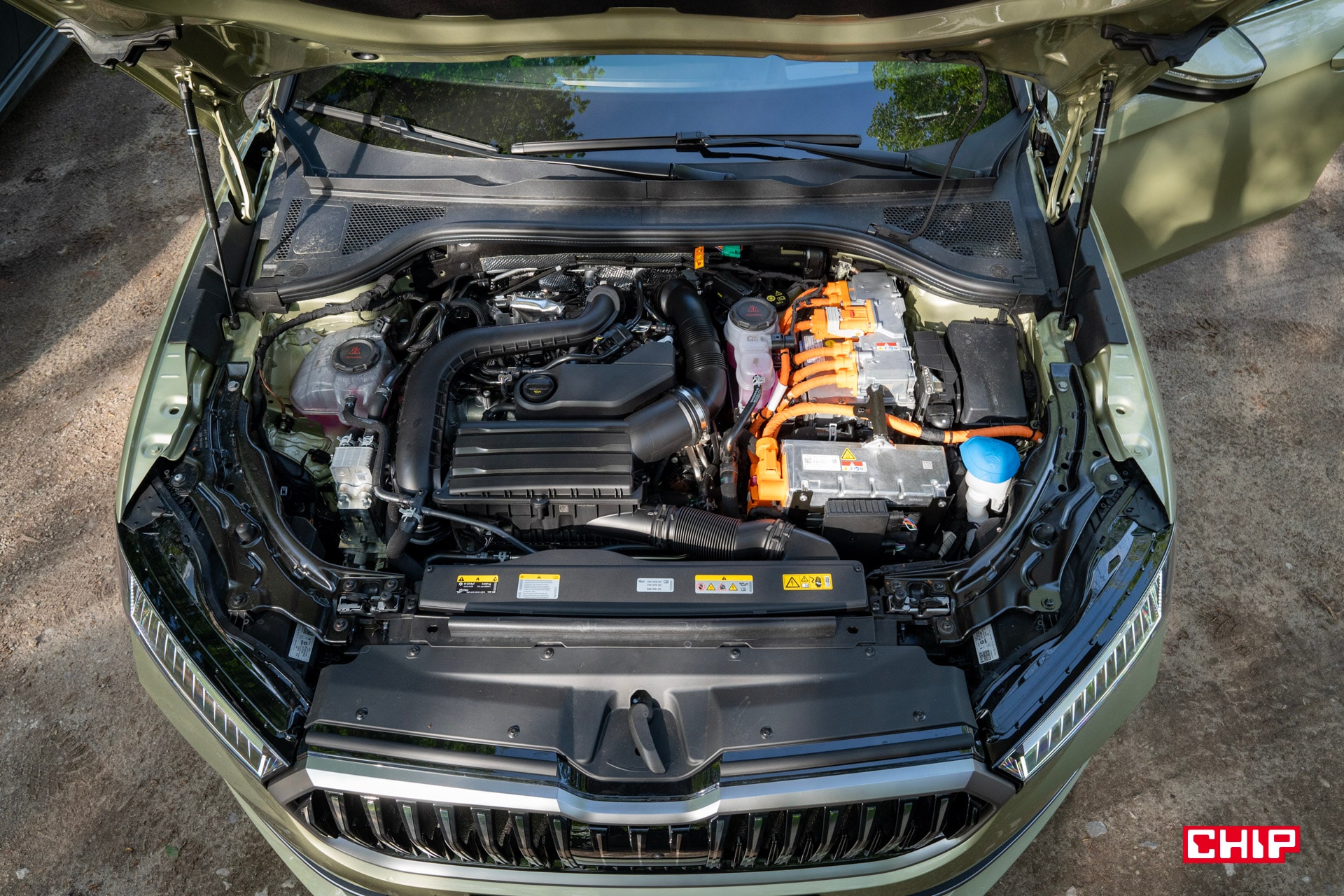 Odkryli prawdę o hybrydowych samochodach. Niemieckie firmy “wyciągnęły” ponad 5 miliardów euro