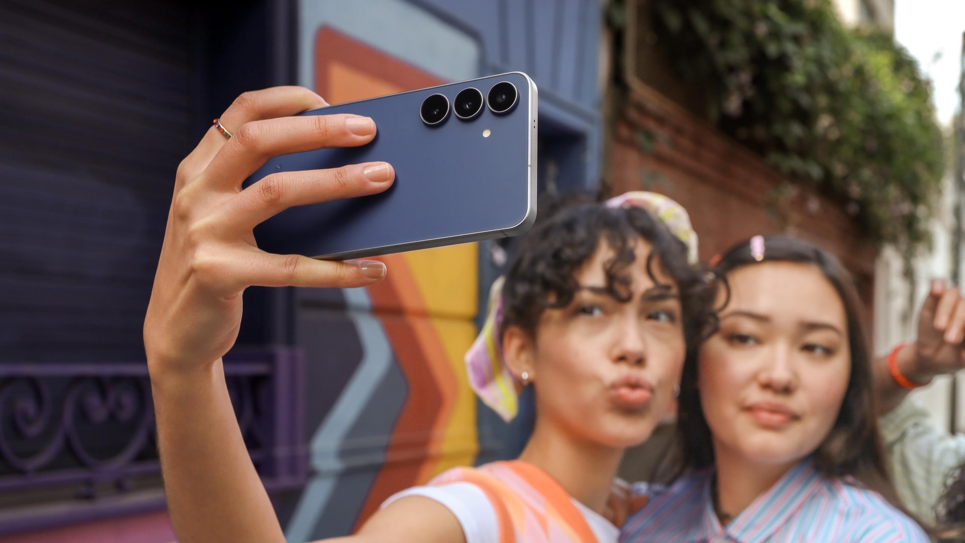 Black Weeks w Plusie z rabatem nawet 700 złotych na flagowe smartfony