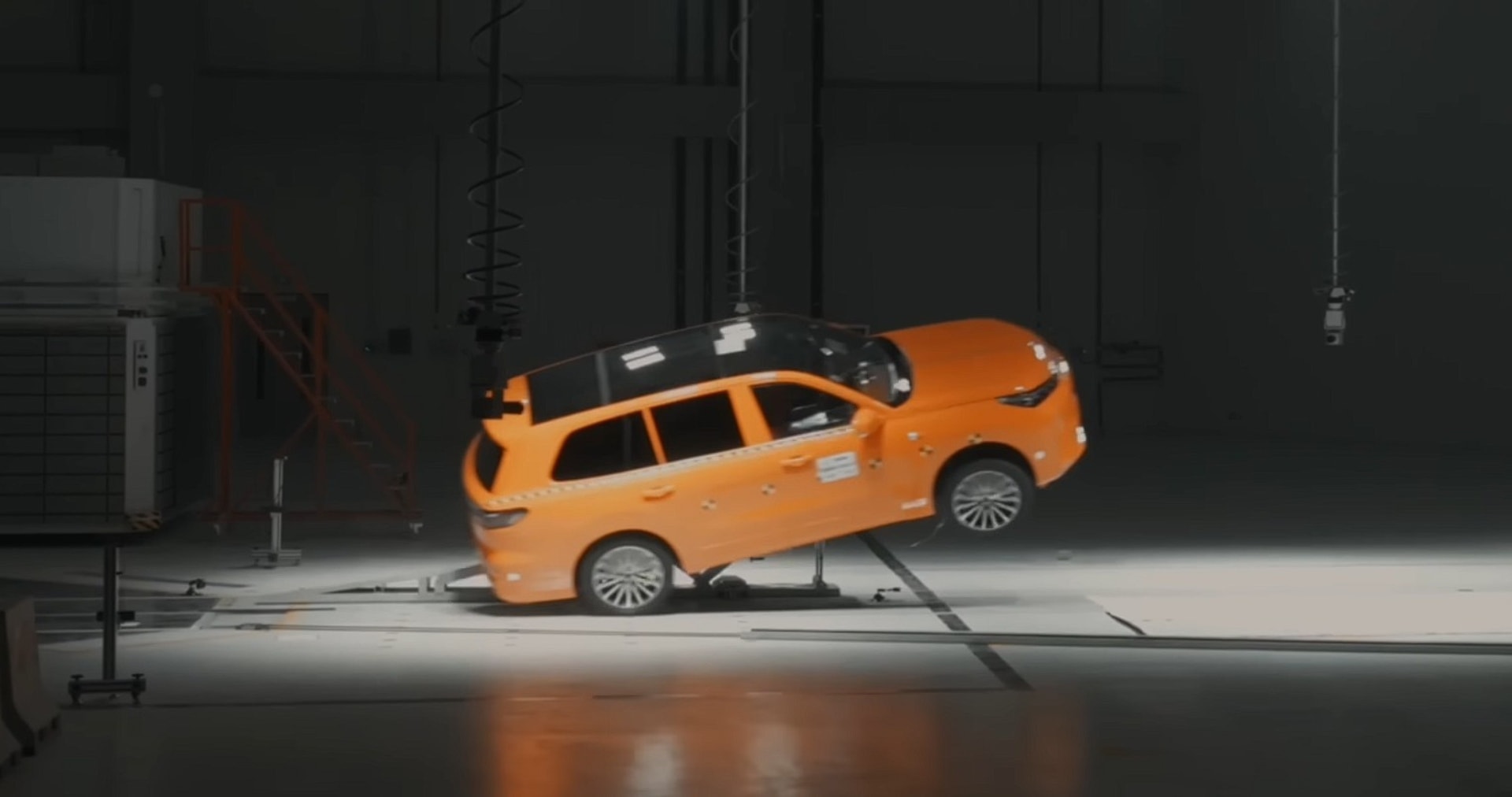 Elektryczne samochody będą bezpieczniejsze. Zadba o to największe laboratorium świata