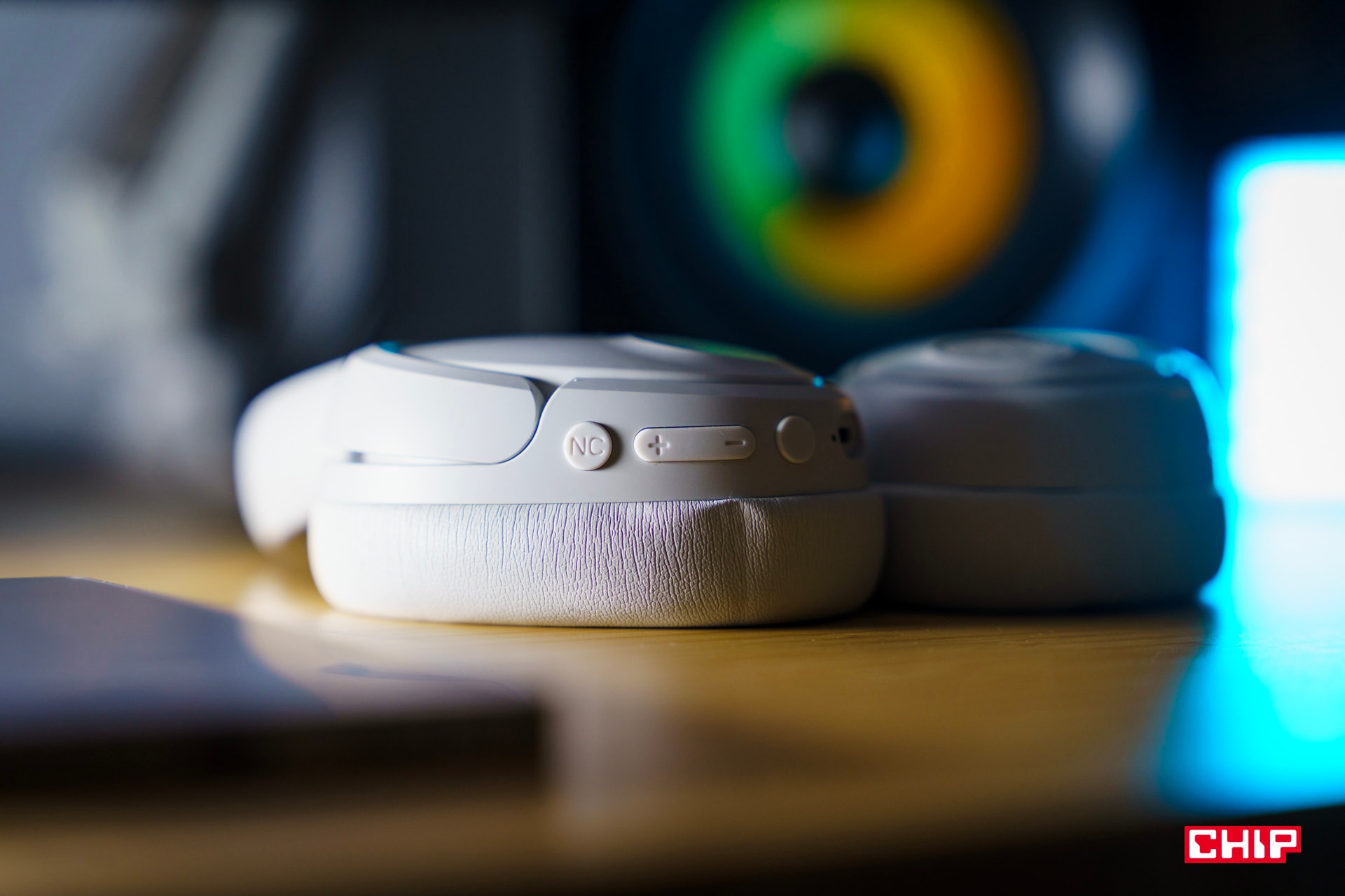 Cisza w plecaku, muzyka w kieszeni. Jak wybrać słuchawki pod swój styl wyjazdów?