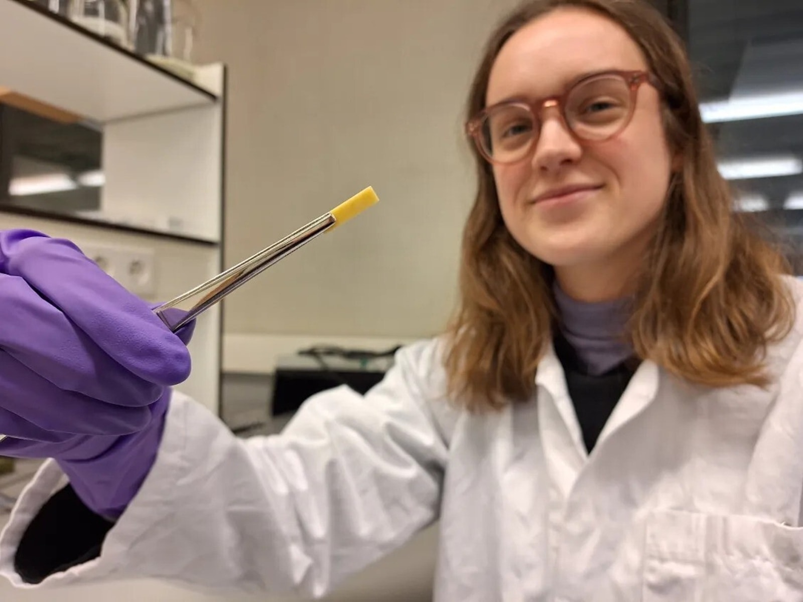 Plastik, który sam się naprawia łamie zasady materiałoznawstwa. Sensacyjna technologia z Holandii