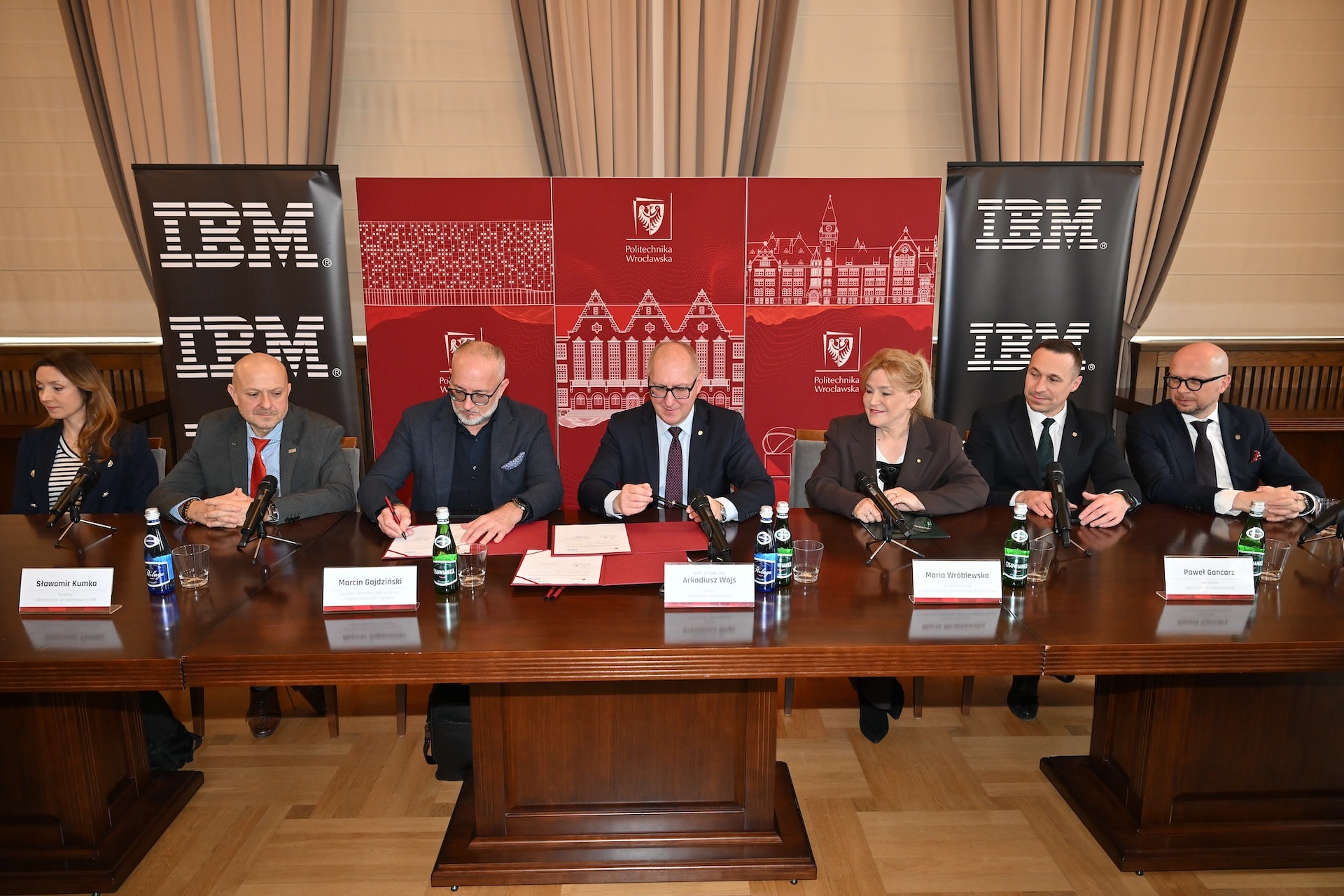 PLLuM nabiera mocy. IBM i polscy naukowcy budują suwerenną sztuczną inteligencję