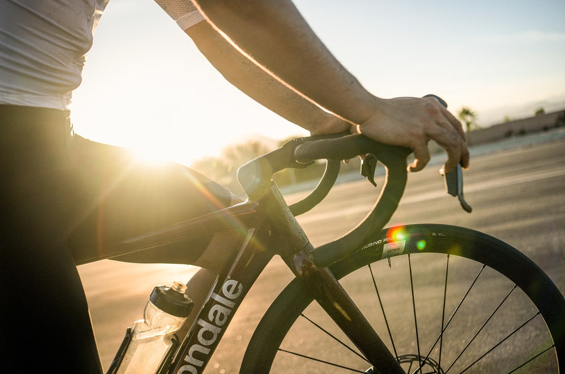 Cannondale zrobił aluminiową wyścigówkę. Rower CAAD14 to policzek dla taniego karbonu