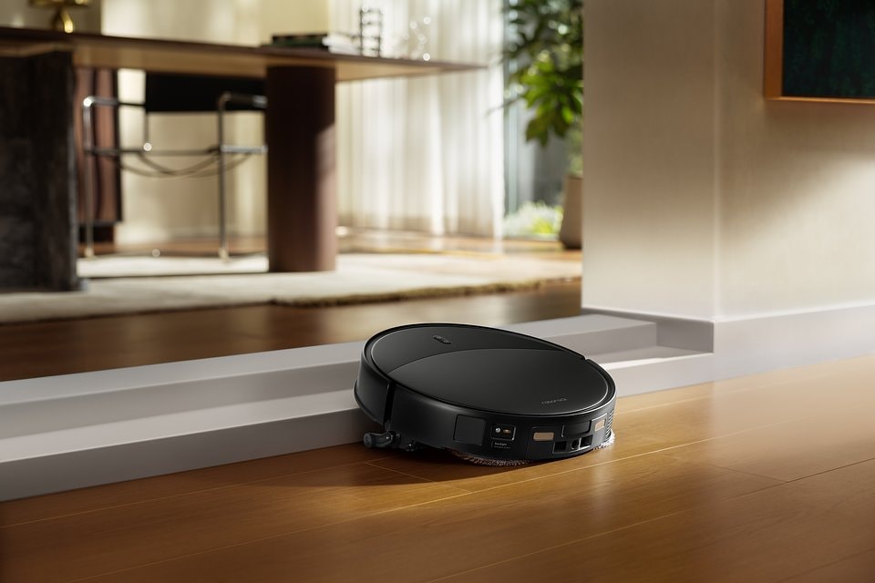 Roborock stawia na swobodę i prezentuje kolejne nowości. Premiera potężnej serii Saros 20 i odkurzaczy F25