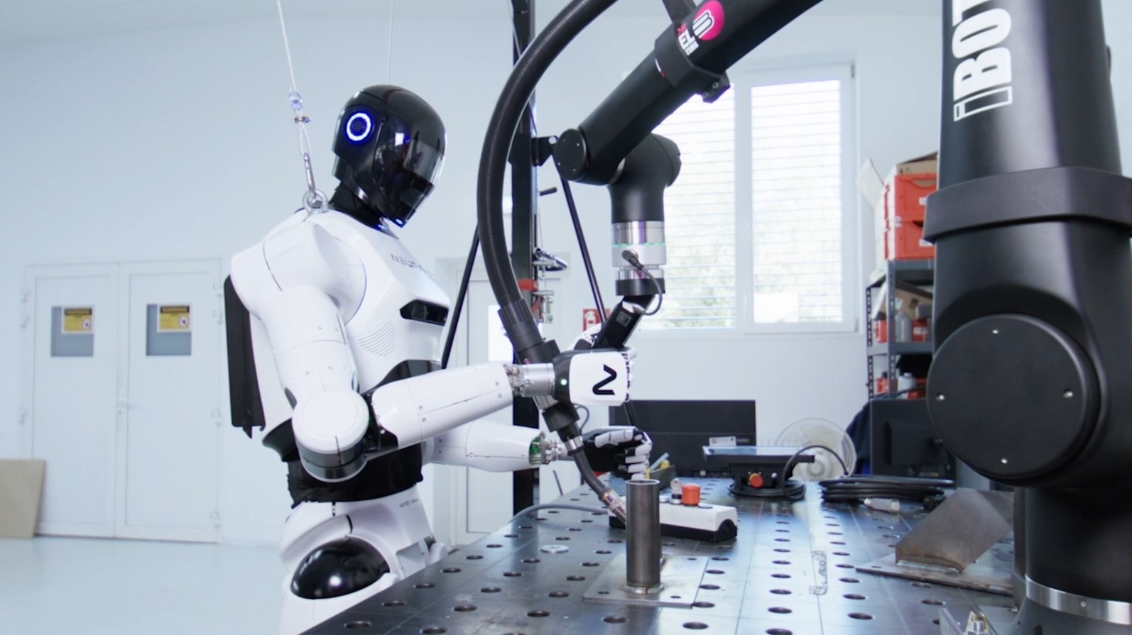 W Chinach roboty mają już własne dokumenty. Powstaje społeczeństwo rodem z filmów 