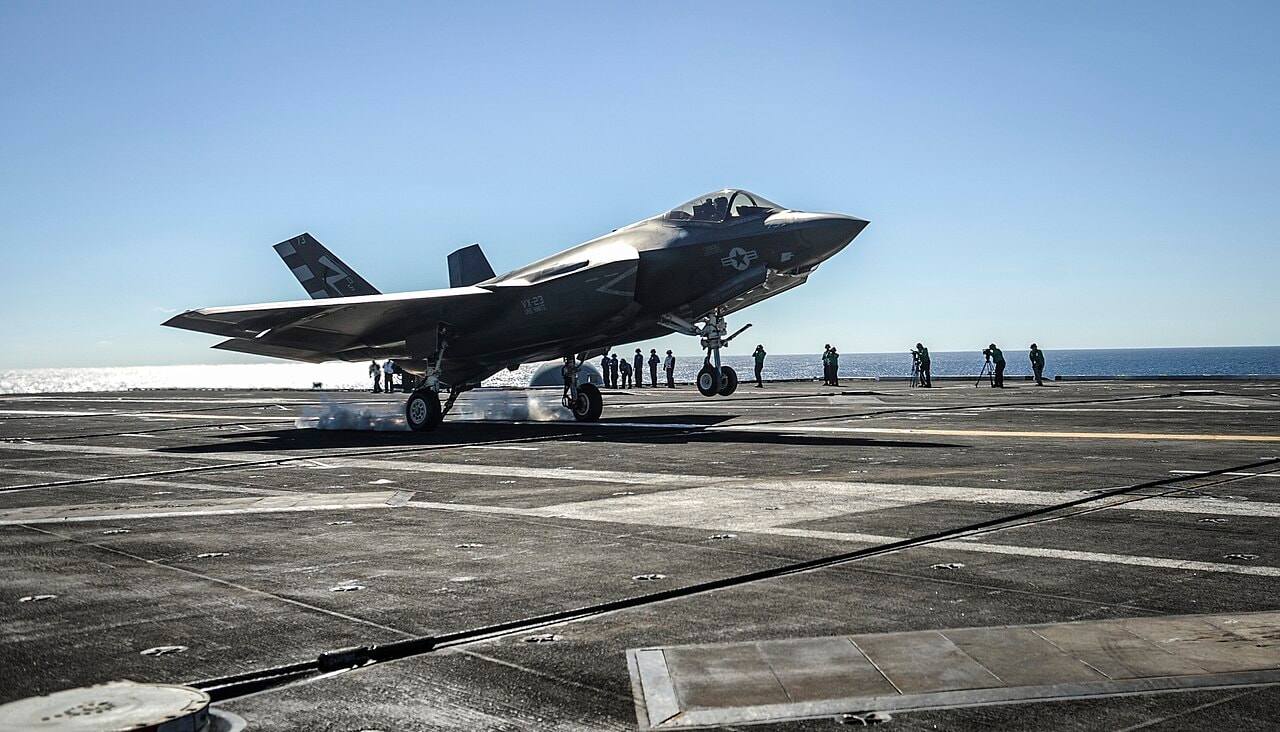 Lądowanie F-35C
