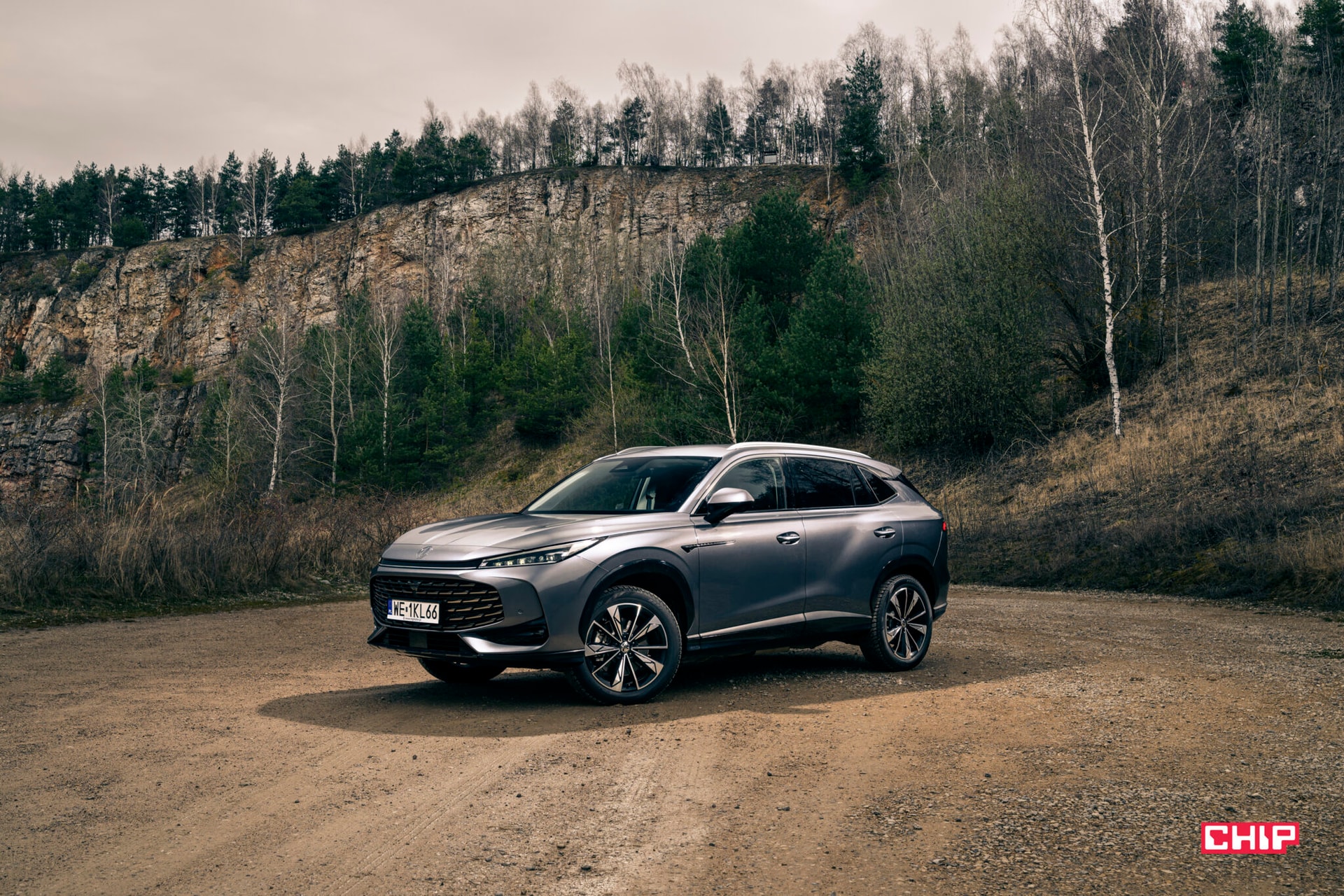 Test MG HS Hybrid+. Chińczyk w tweedowej marynarce