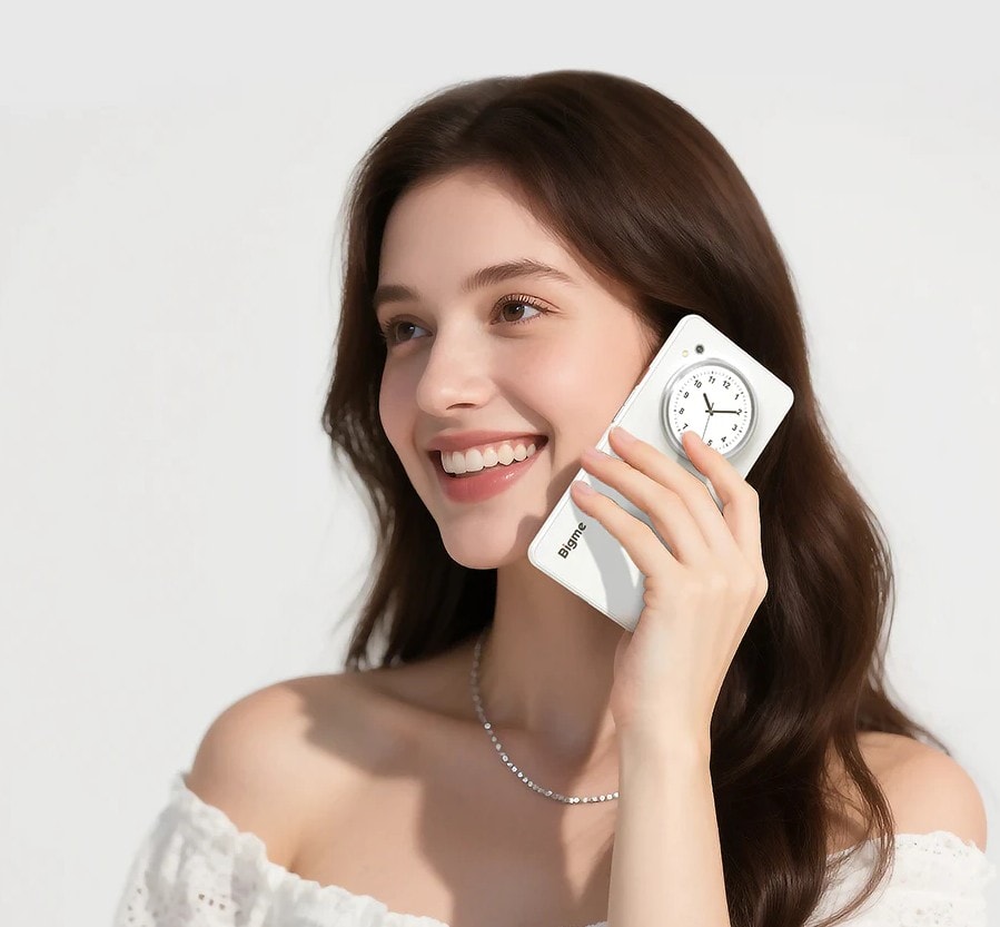 Dwa ekrany, dwa światy. BigMe HiBreak Dual to niecodzienne połączenie smartfona i czytnika