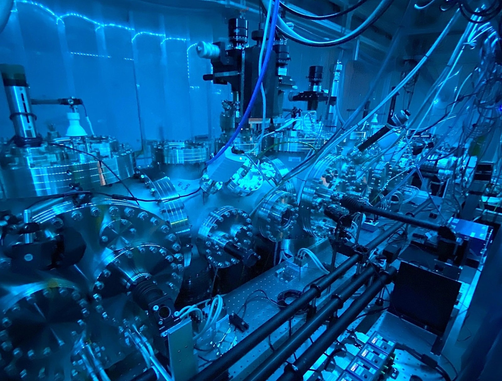 Jeden obiekt w dwóch różnych miejscach jednocześnie. Fizycy dostarczyli przełomowych dowodów