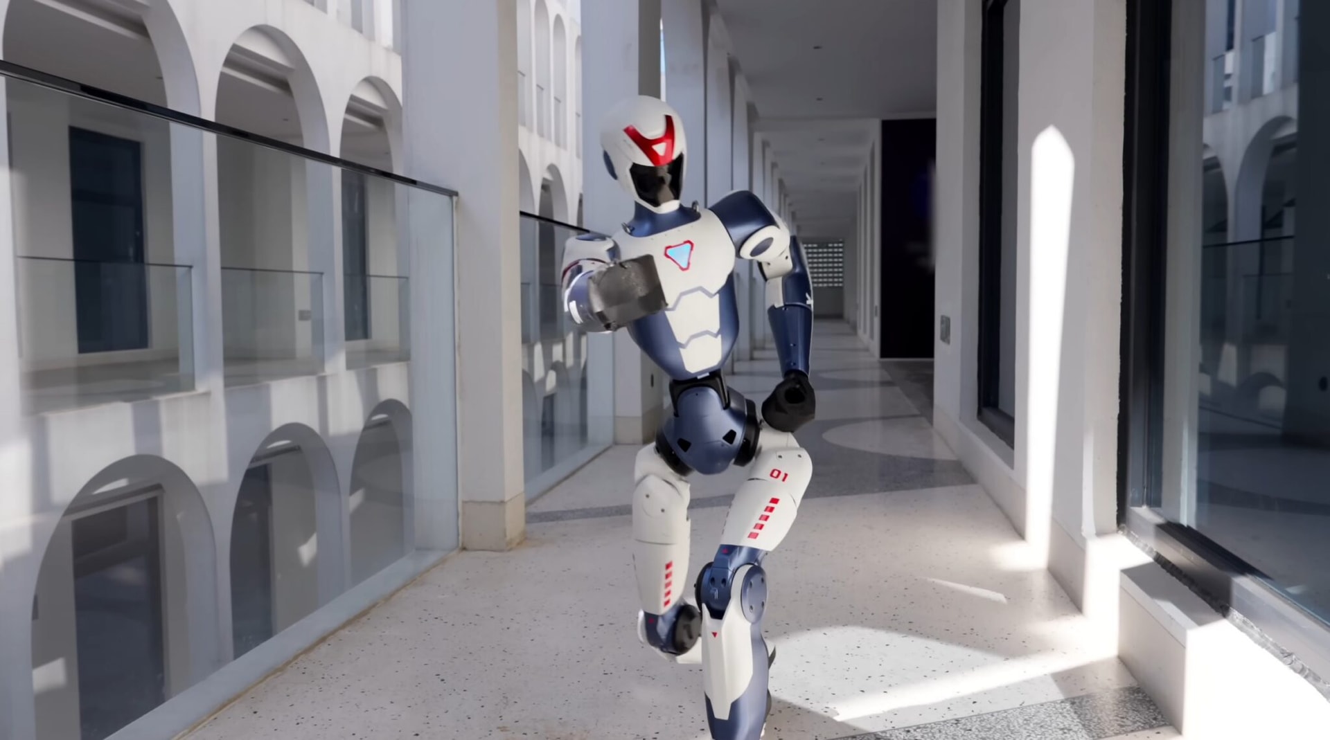 Robot z AliExpress? Unitree wprowadza model R1 na globalny rynek