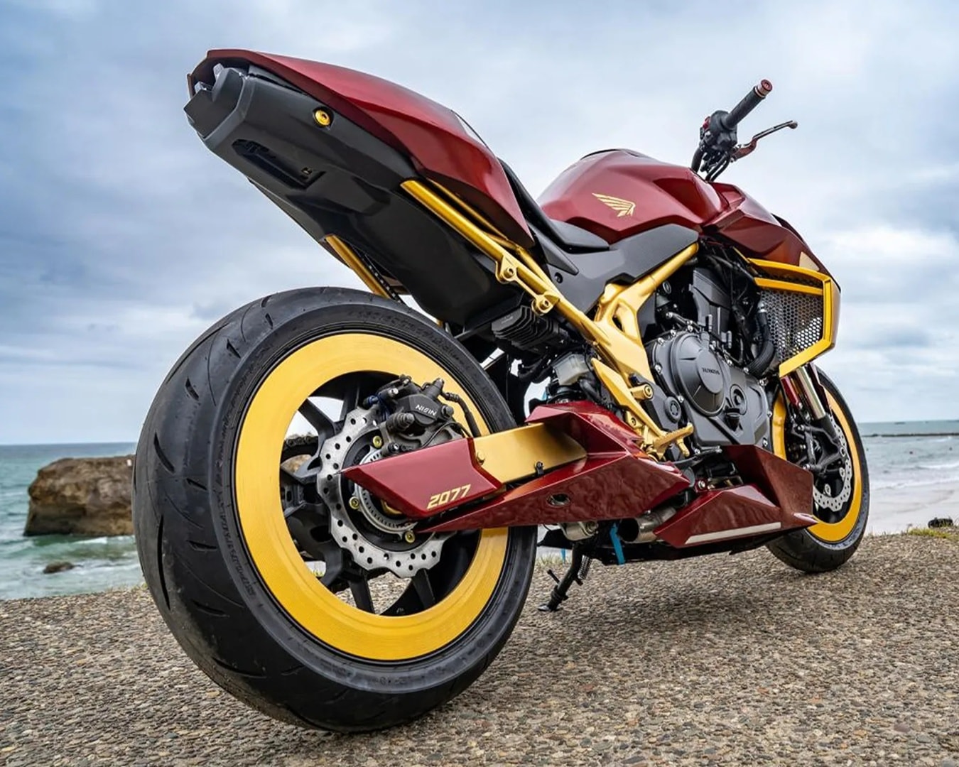 Takiego motocykla nie powstydziłby się Iron Man. Ta Honda CB750 Hornet pokazuje jednak coś ważnego