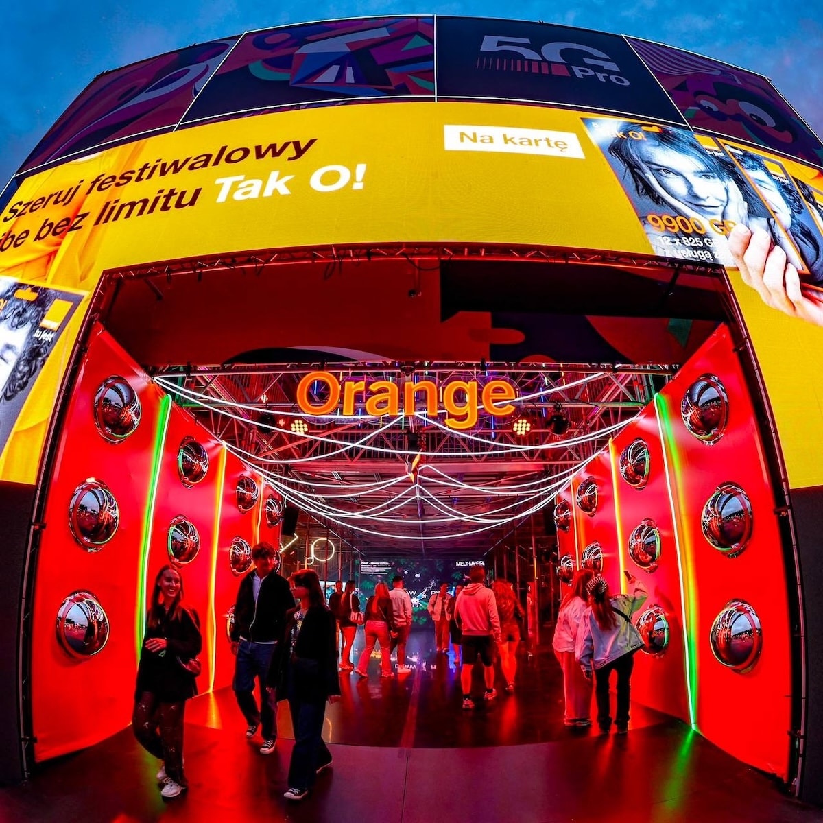 Orange Warsaw Festival 2026 pokazał, że najlepszy widok na koncert może być… ze sceny
