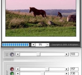 Plug-in naśladujący działanie filtra połówkowego, wykonujący to zadanie nieco gorzej od Nik Color Efex (nadaje się tylko do zdjęć poziomych), ale za to całkowicie bezpłatny.