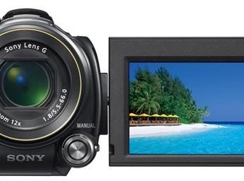 Kamery oferują również funkcję nagrywania płyty jednym przyciskiem i łatwe wykonywanie kopii zapasowej w komputerze przez szybki interfejs USB 2.0