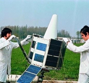1971 - Eole 1 - Francuski satelita doprowadza do zniszczenia 72 balonów meteorologicznych. Powód: wezwanie do wysyłania danych pomiarowych software zinterpretował jako rozkaz autodestrukcji.