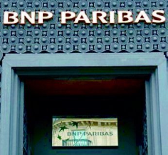 2009 - BNP Parisbas - System bankowy czyści dziesiątki tysięcy kont, przez to, że wielokrotnie przeprowadza na nich 600 000 transakcji. Powód: nieznany do dnia zamykania numeru.